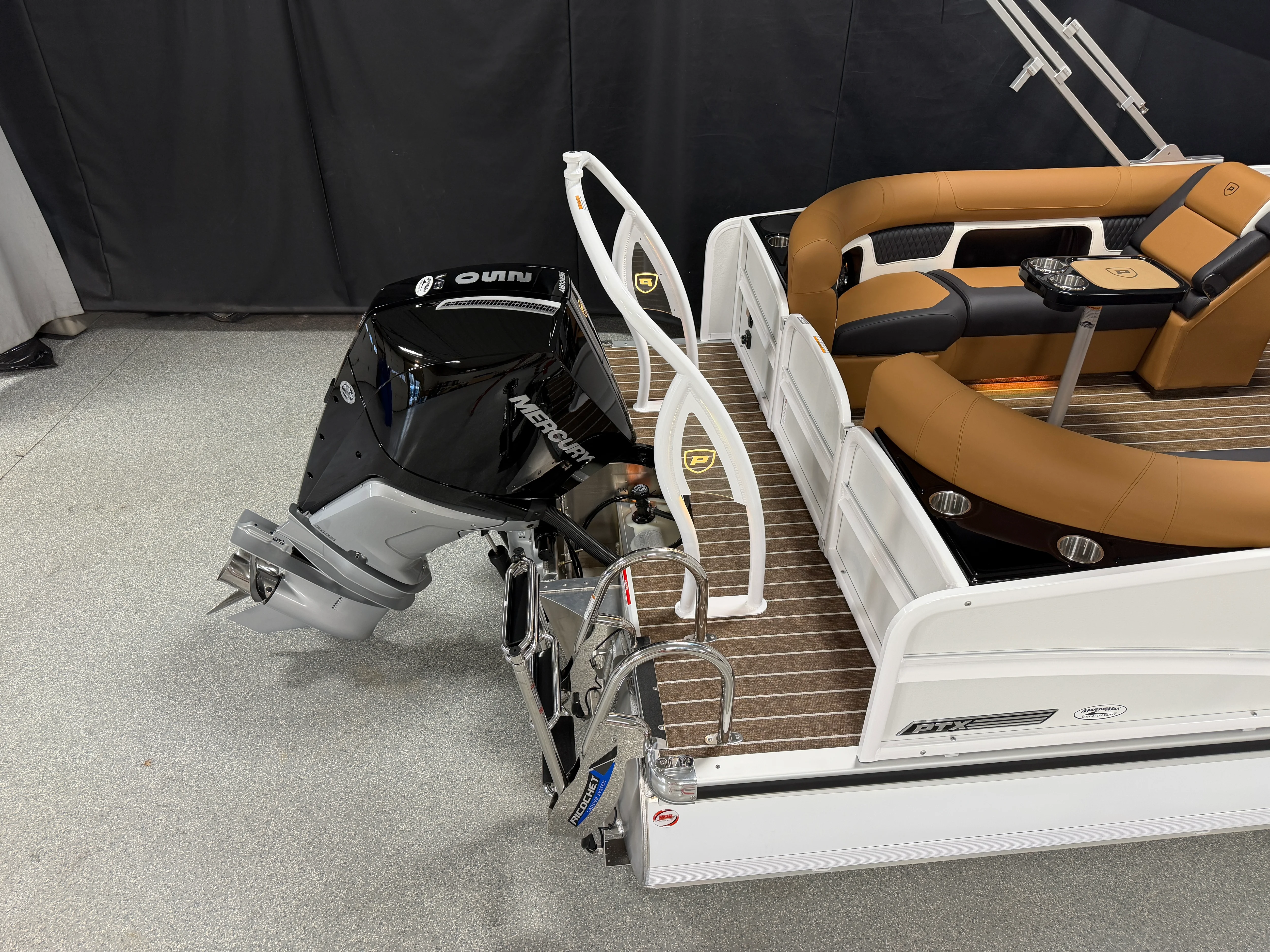 2026 Premier 230SOLARIS Image Thumbnail #10