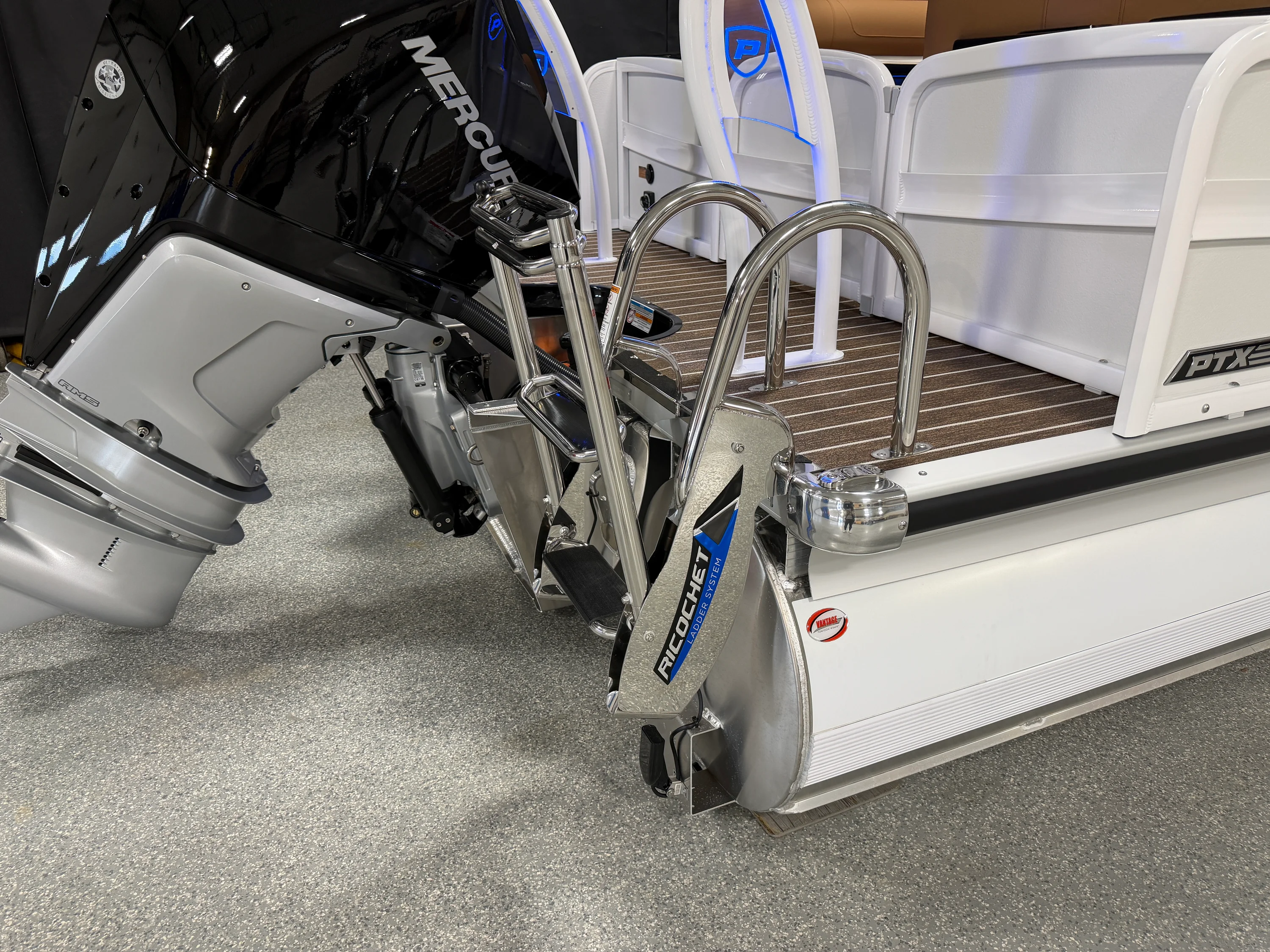 2026 Premier 230SOLARIS Image Thumbnail #12