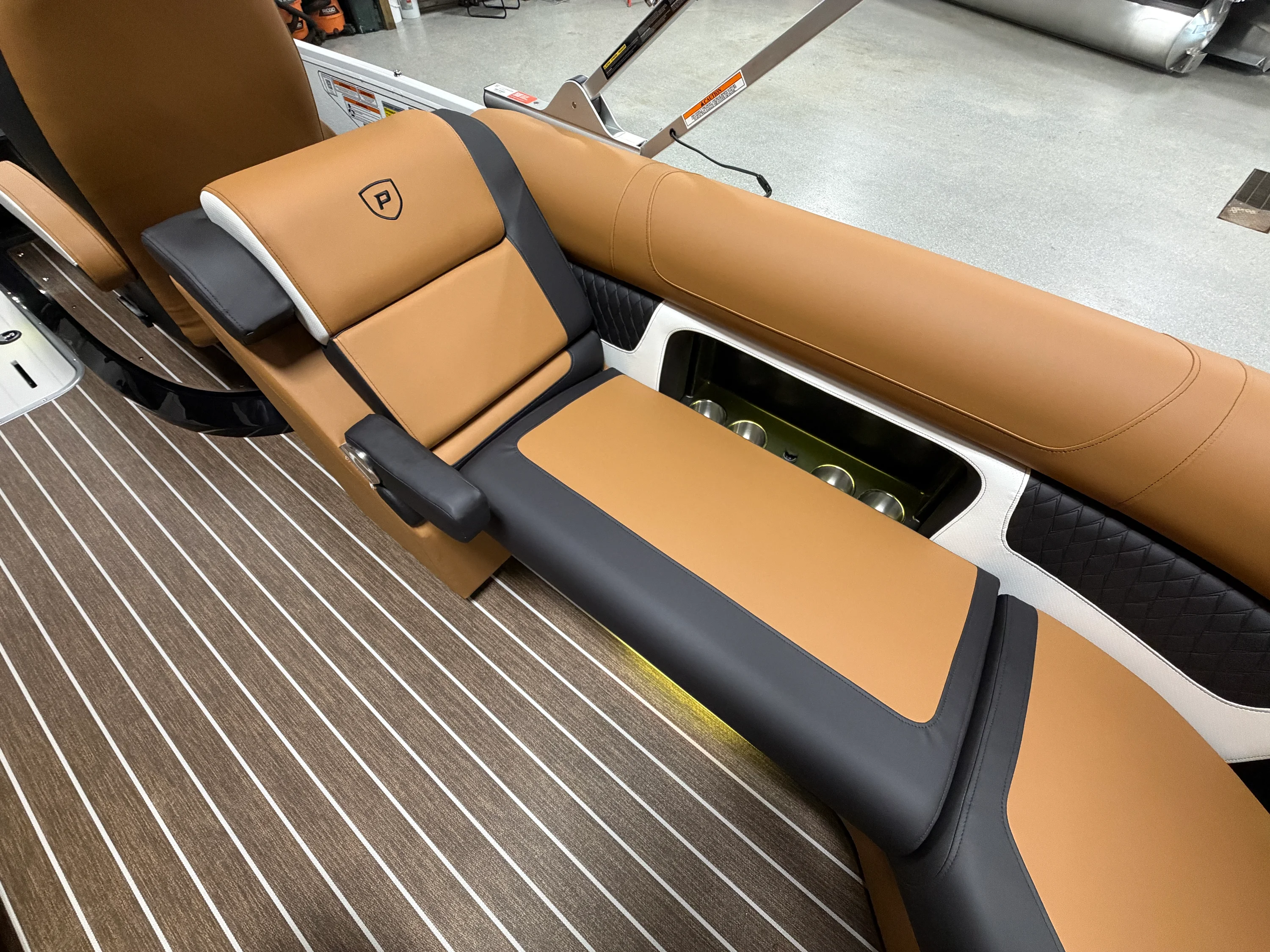 2026 Premier 230SOLARIS Image Thumbnail #38