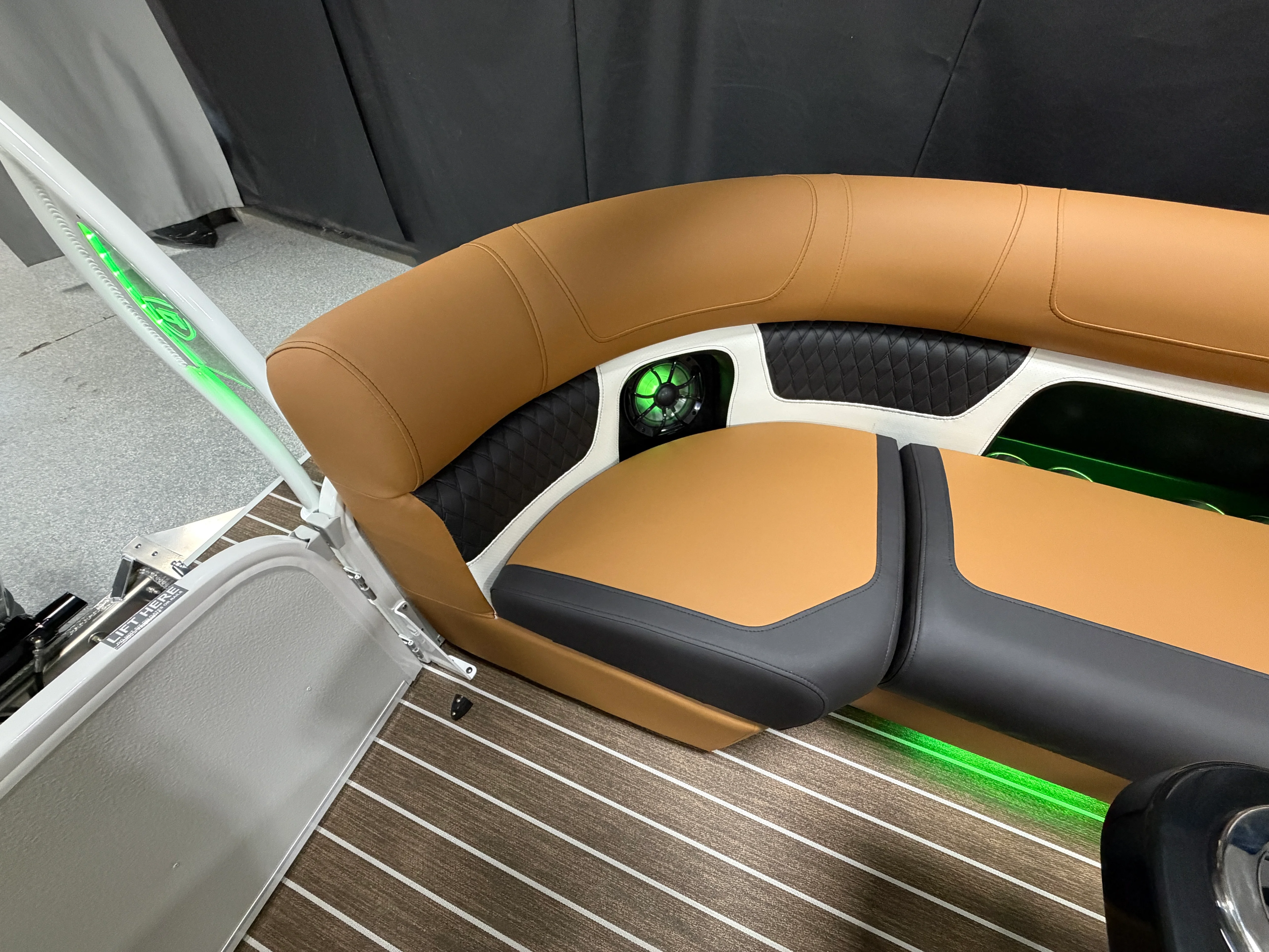 2026 Premier 230SOLARIS Image Thumbnail #22