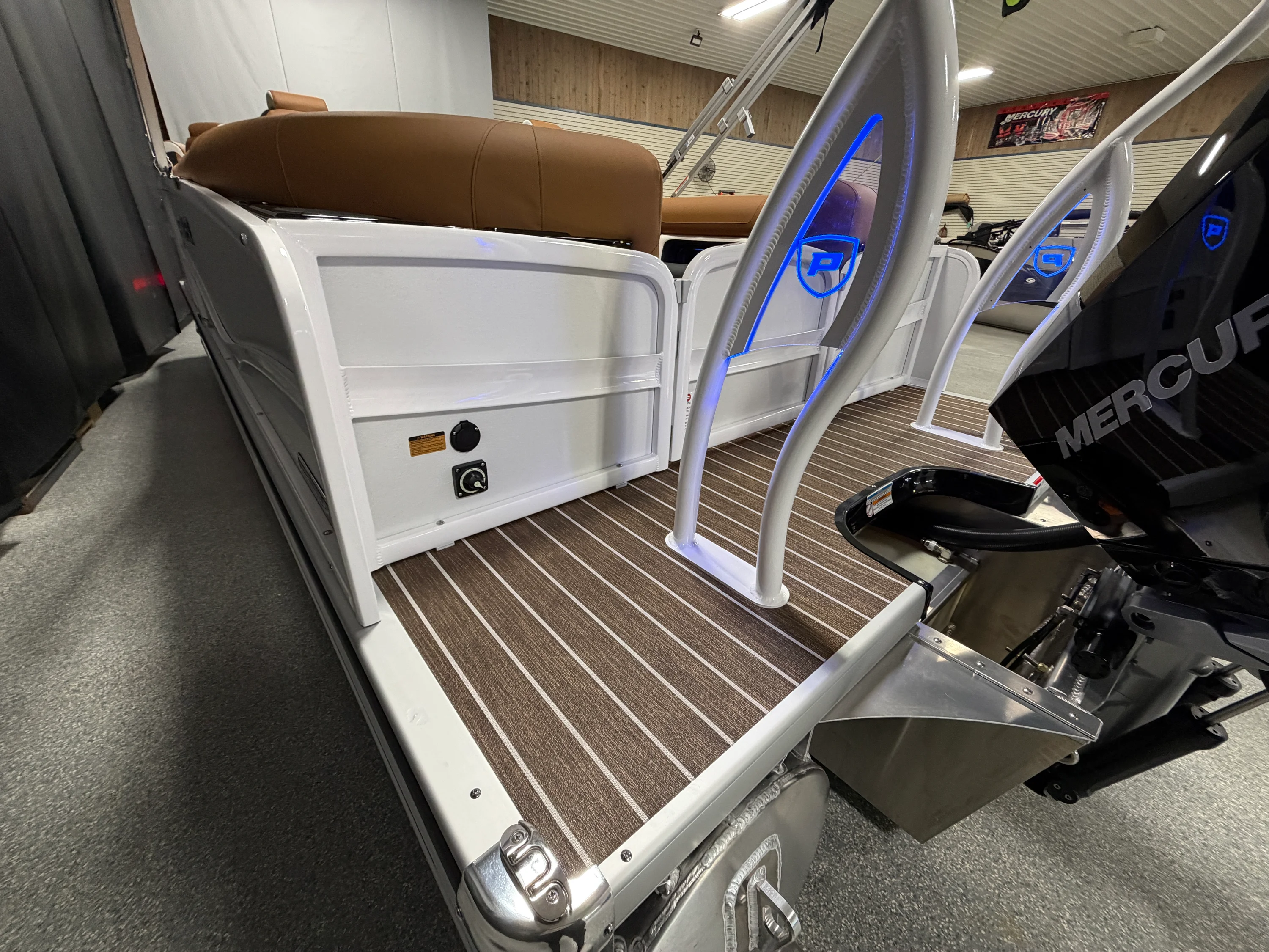 2026 Premier 230SOLARIS Image Thumbnail #17