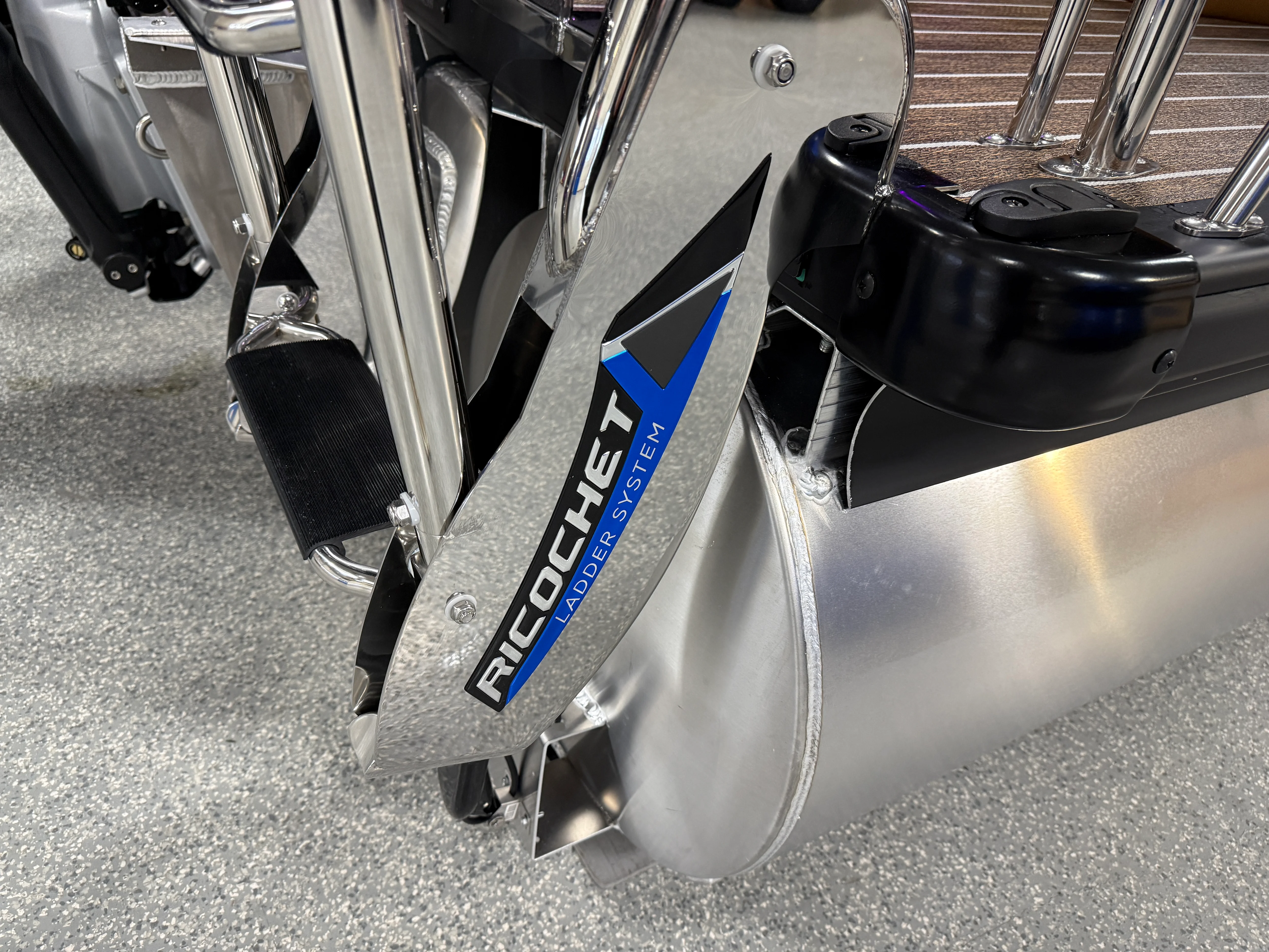 2026 Premier 230SOLARIS Image Thumbnail #19