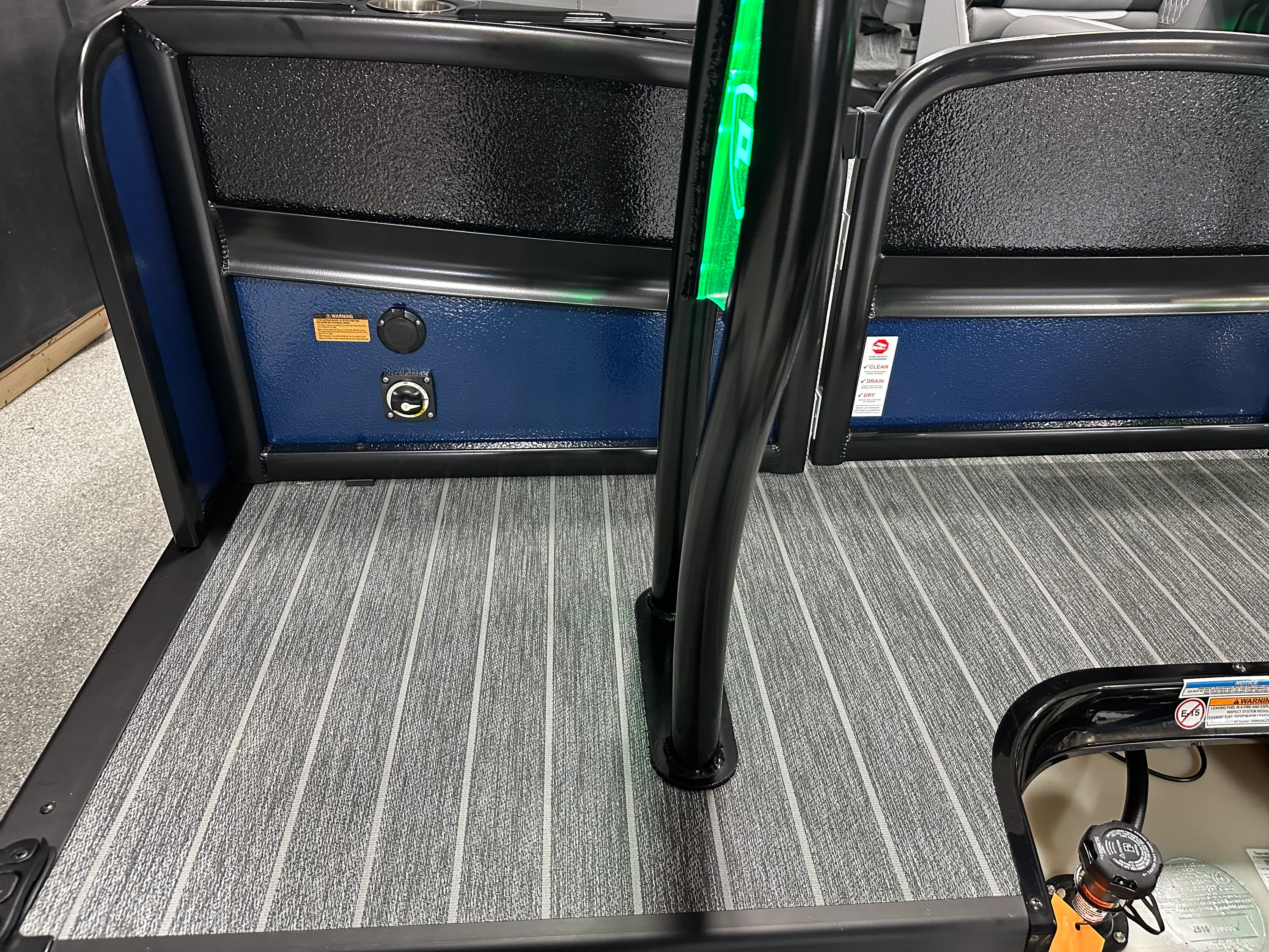 2026 Premier 230SOLARIS Image Thumbnail #11