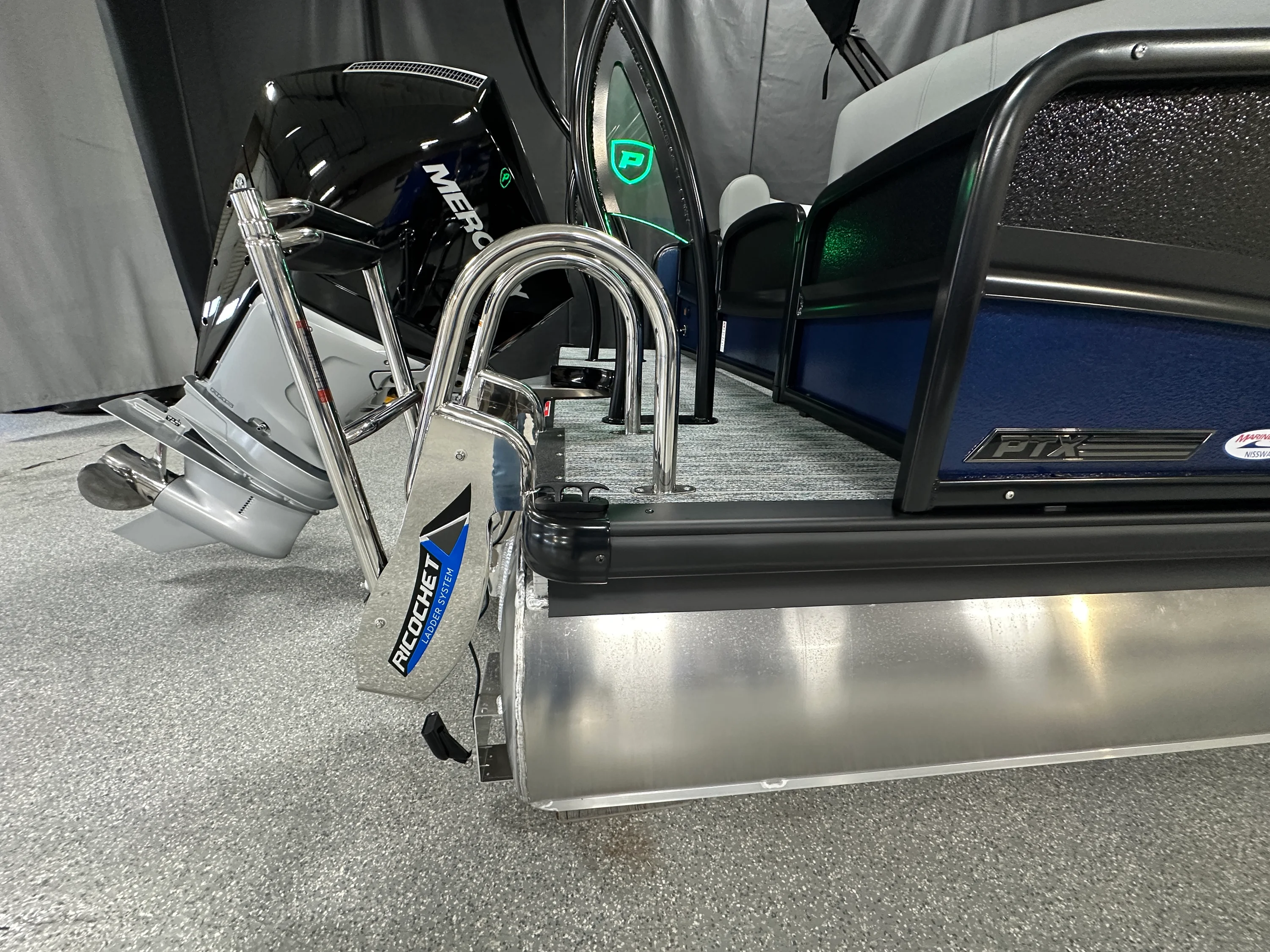 2026 Premier 230SOLARIS Image Thumbnail #8