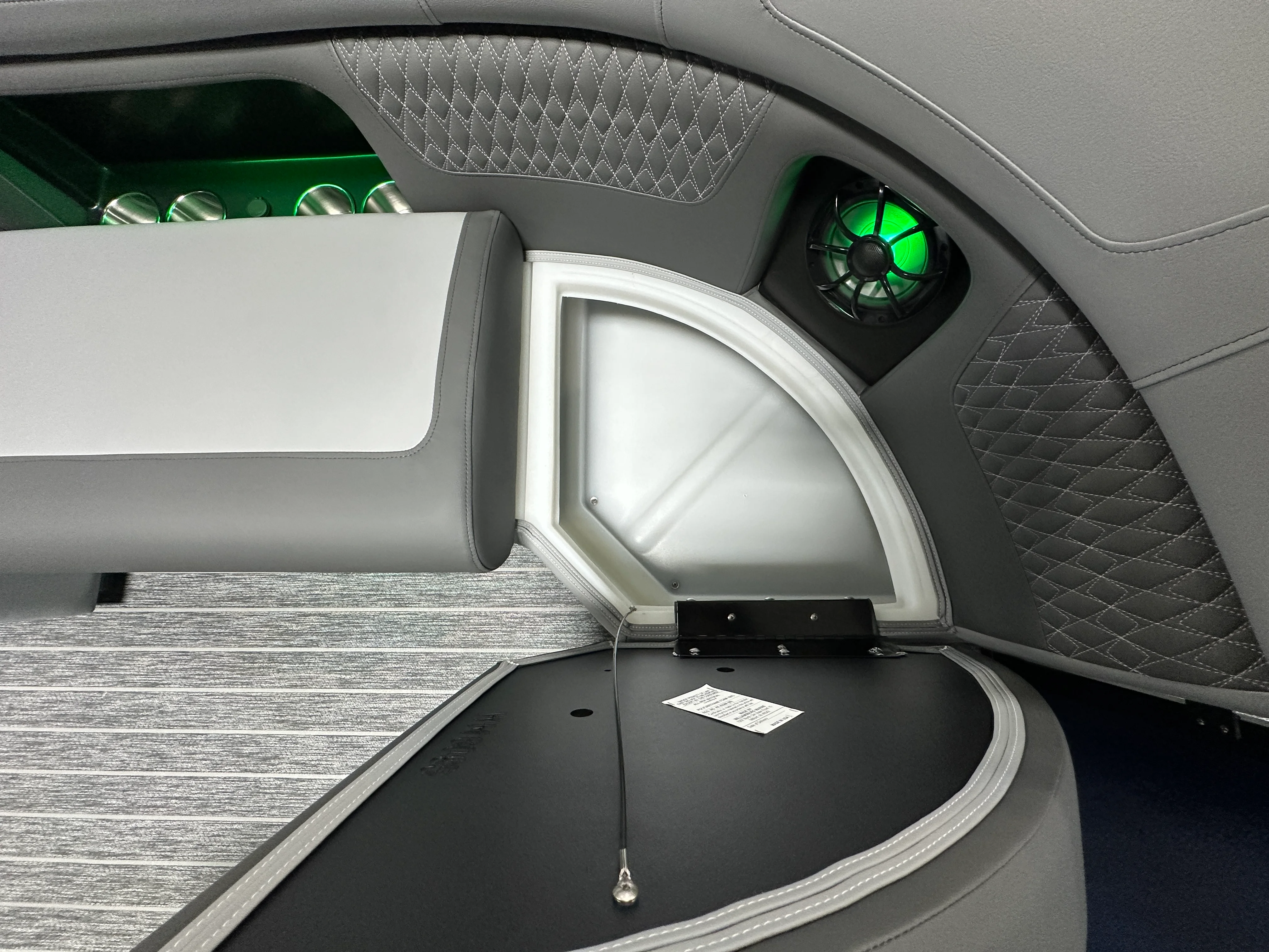 2026 Premier 230SOLARIS Image Thumbnail #30