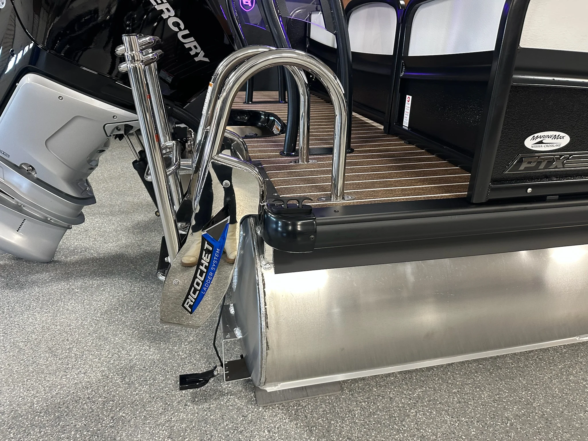 2026 Premier 230SOLARIS Image Thumbnail #11