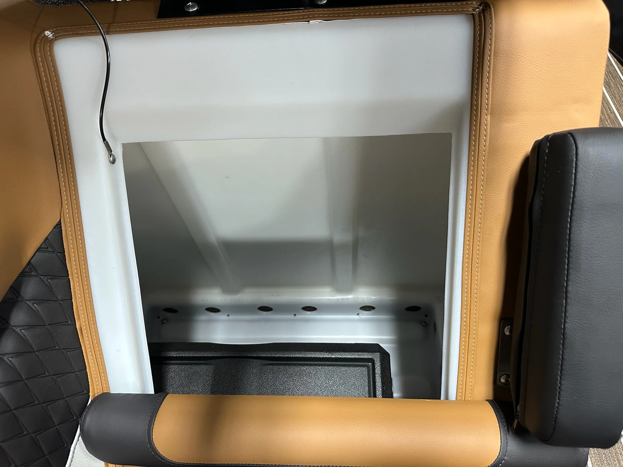 2026 Premier 230SOLARIS Image Thumbnail #24