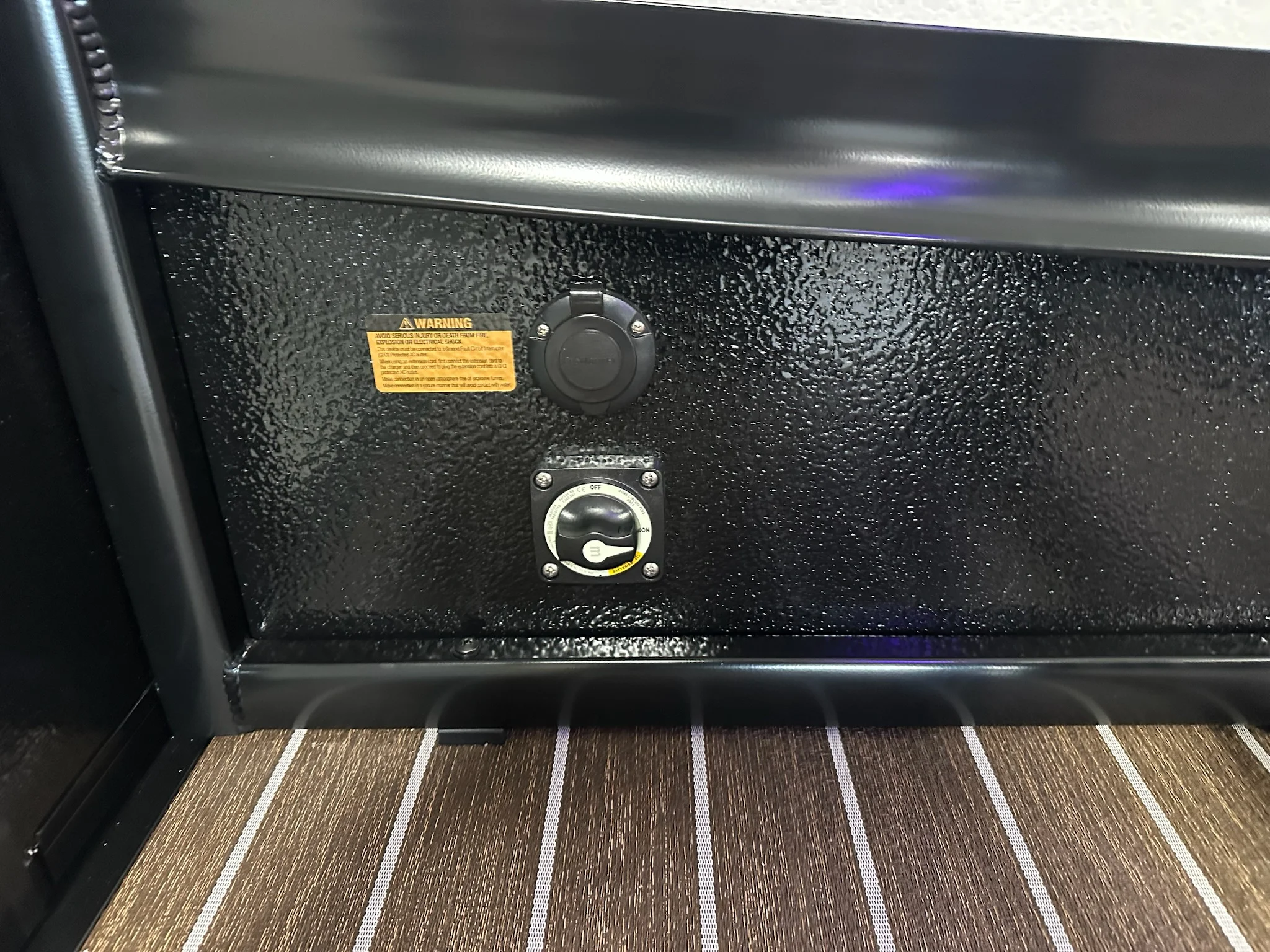 2026 Premier 230SOLARIS Image Thumbnail #14