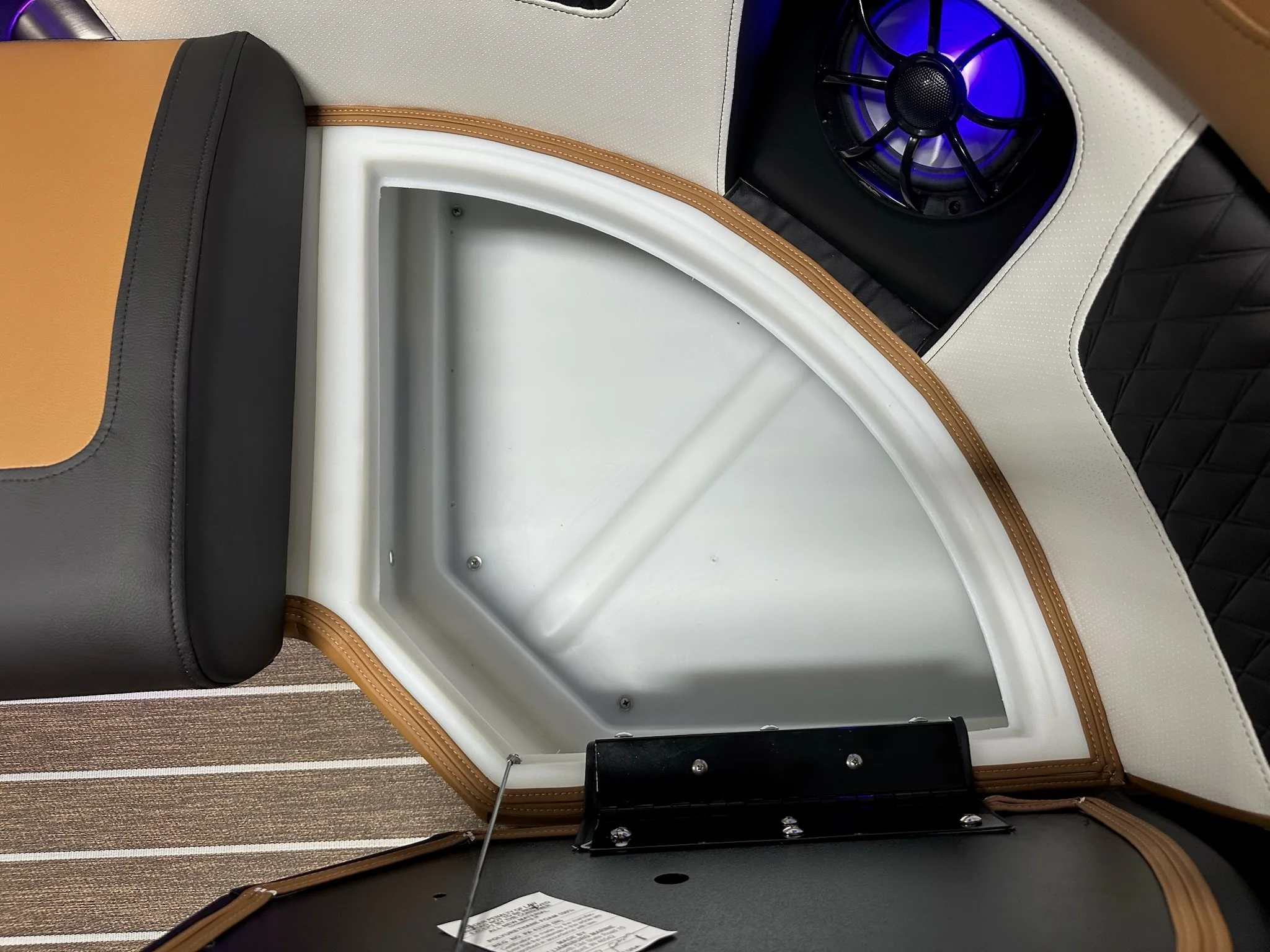 2026 Premier 230SOLARIS Image Thumbnail #27