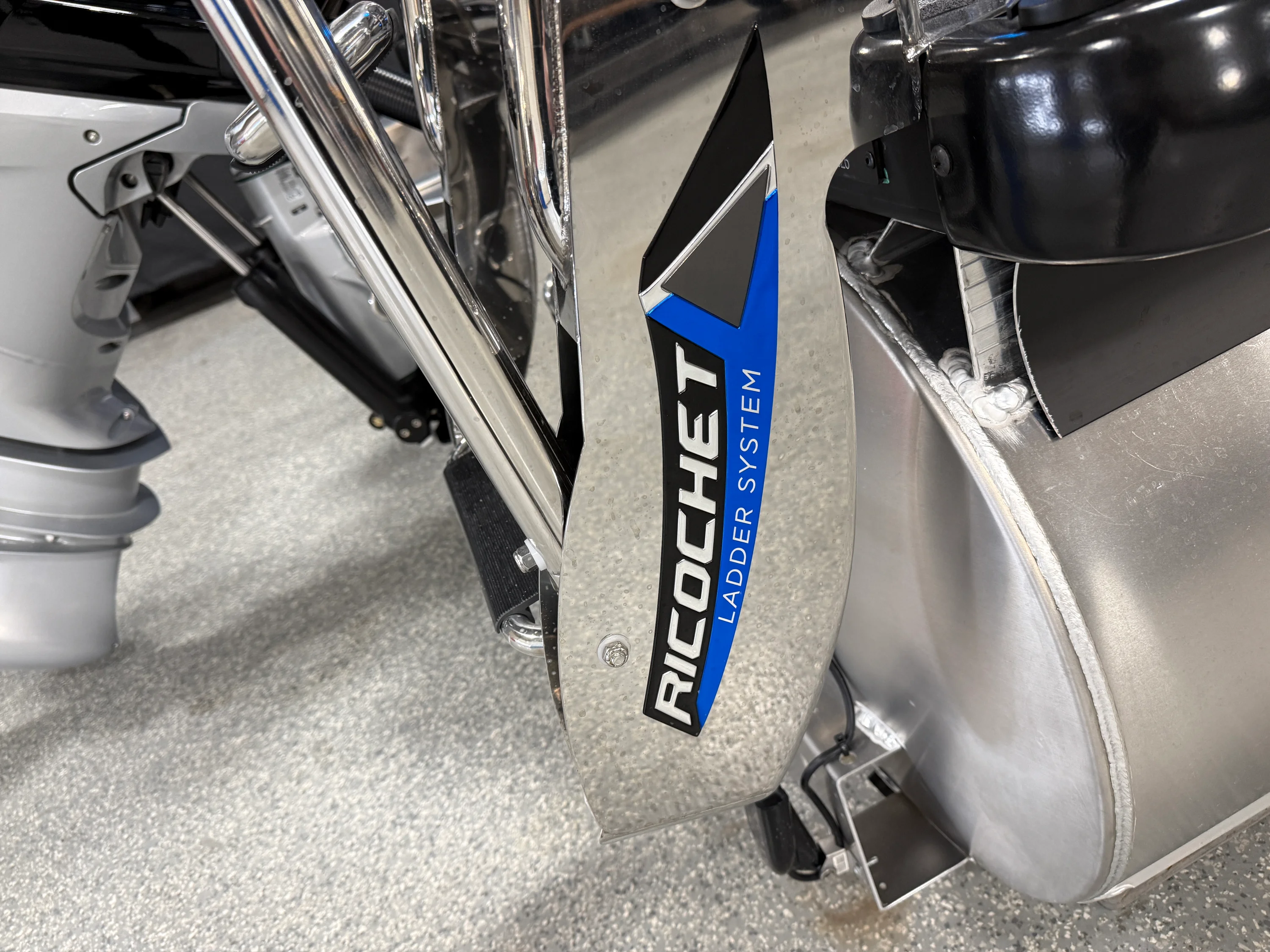 2026 Premier 230SOLARIS Image Thumbnail #21