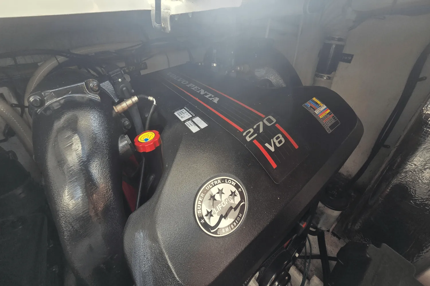 2014 Cruisers Yachts 310 EXPRESS Image Thumbnail #12