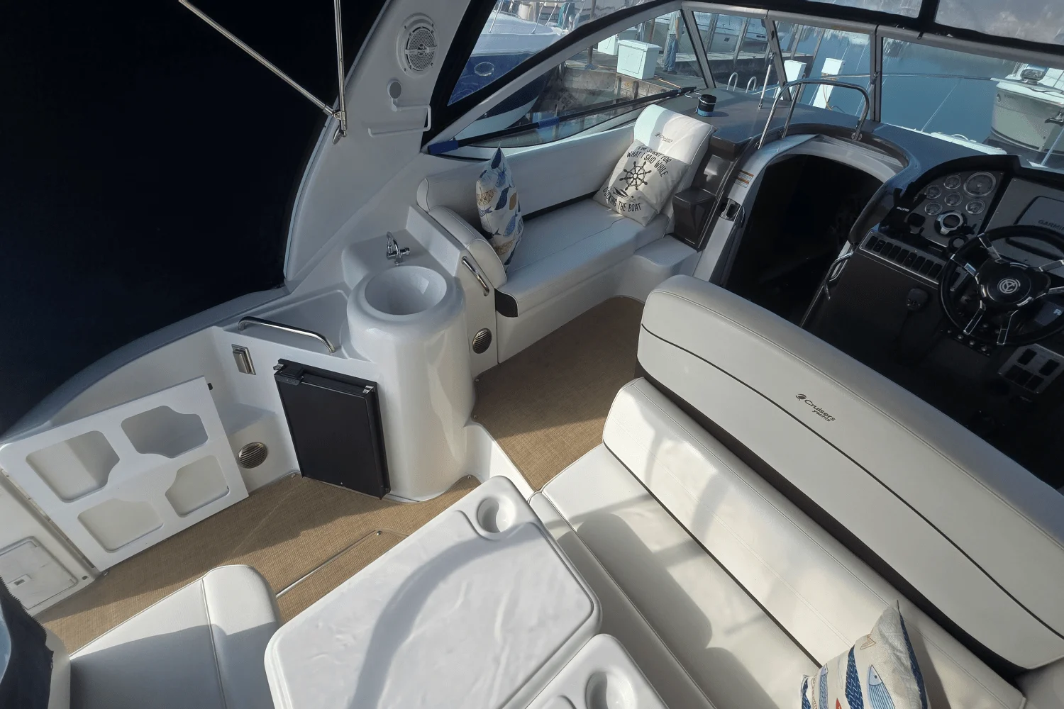 2014 Cruisers Yachts 310 EXPRESS Image Thumbnail #18