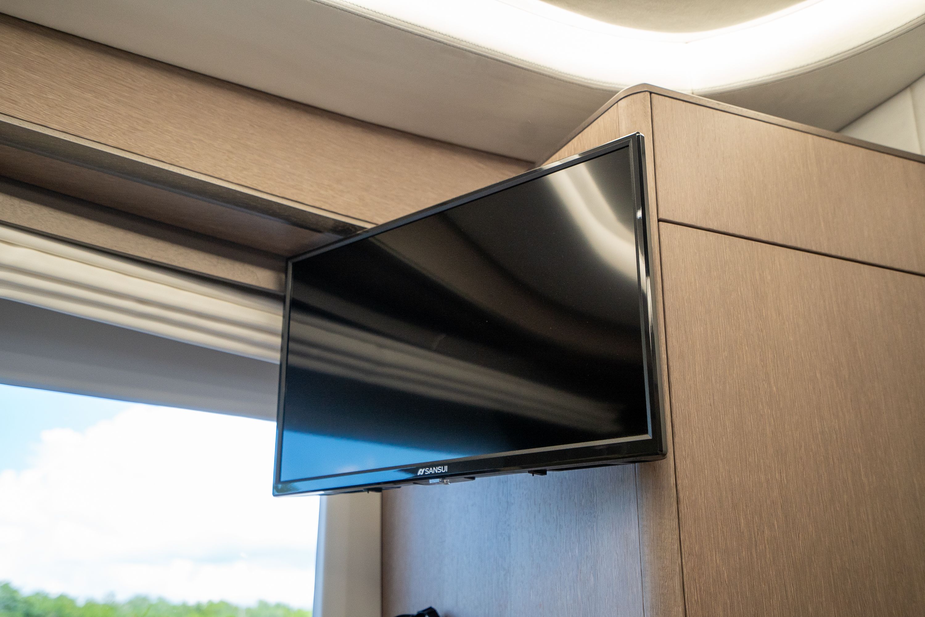 2022 Galeon 400 FLY Image Thumbnail #37