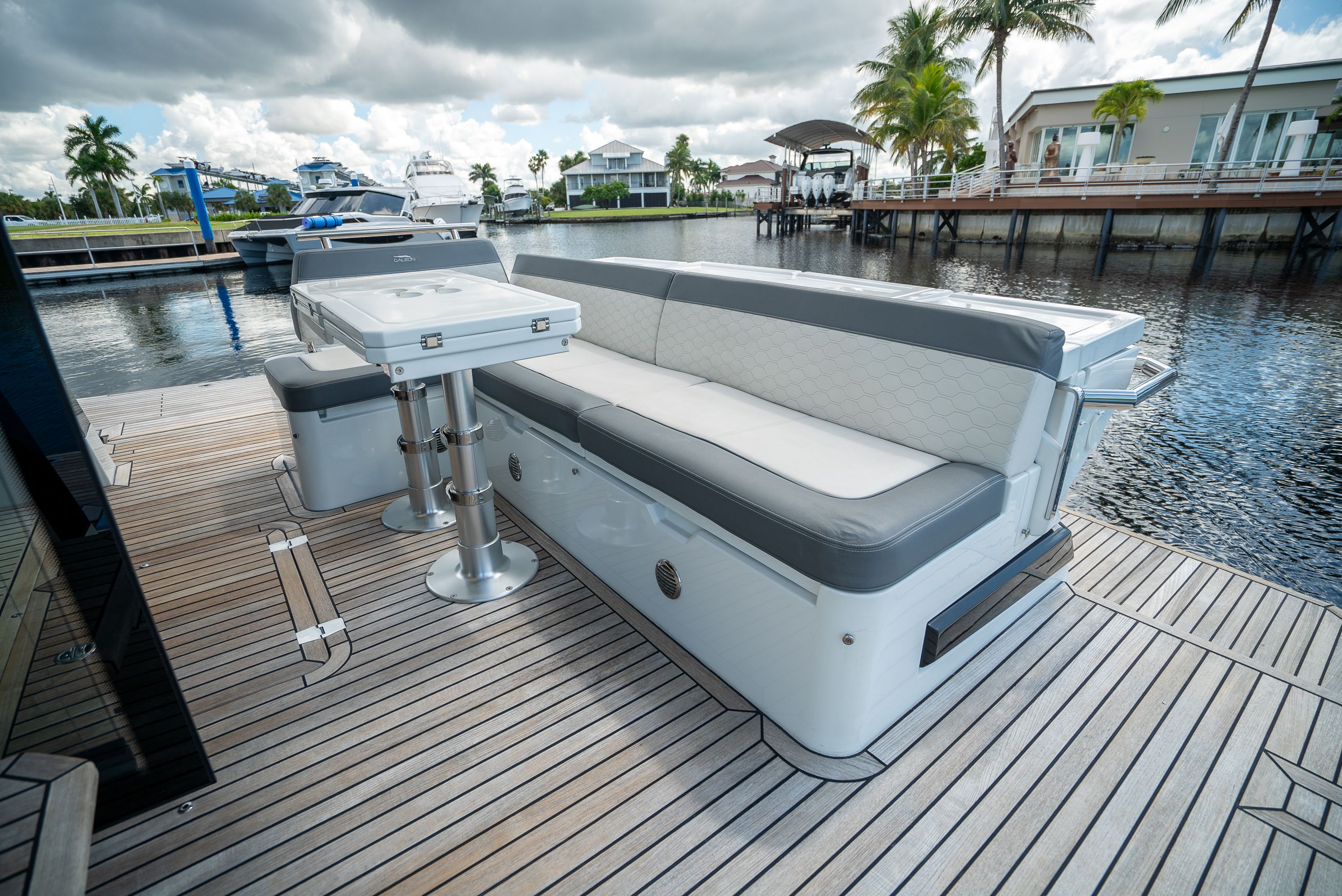 2022 Galeon 400 FLY Image Thumbnail #9