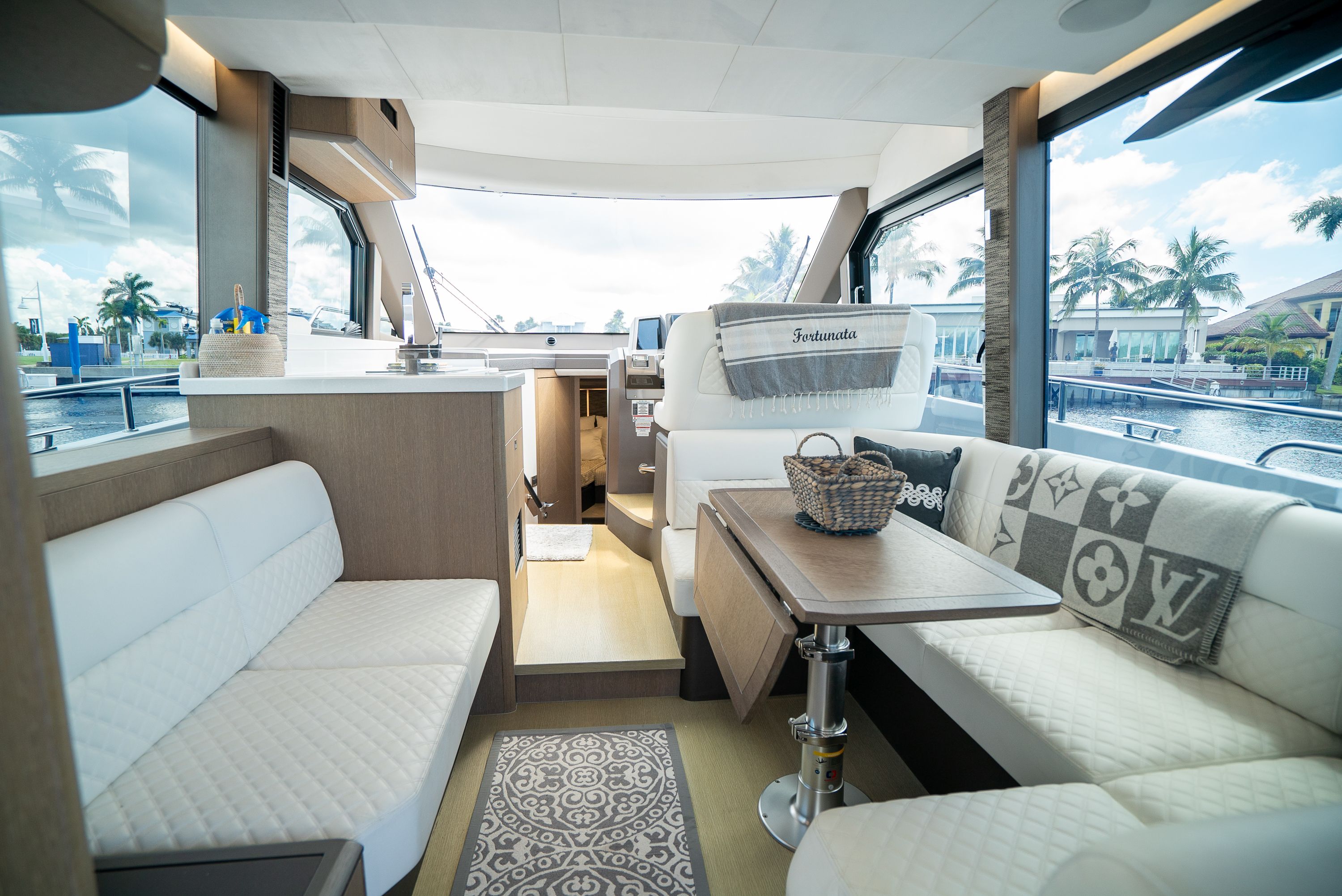 2022 Galeon 400 FLY Image Thumbnail #13