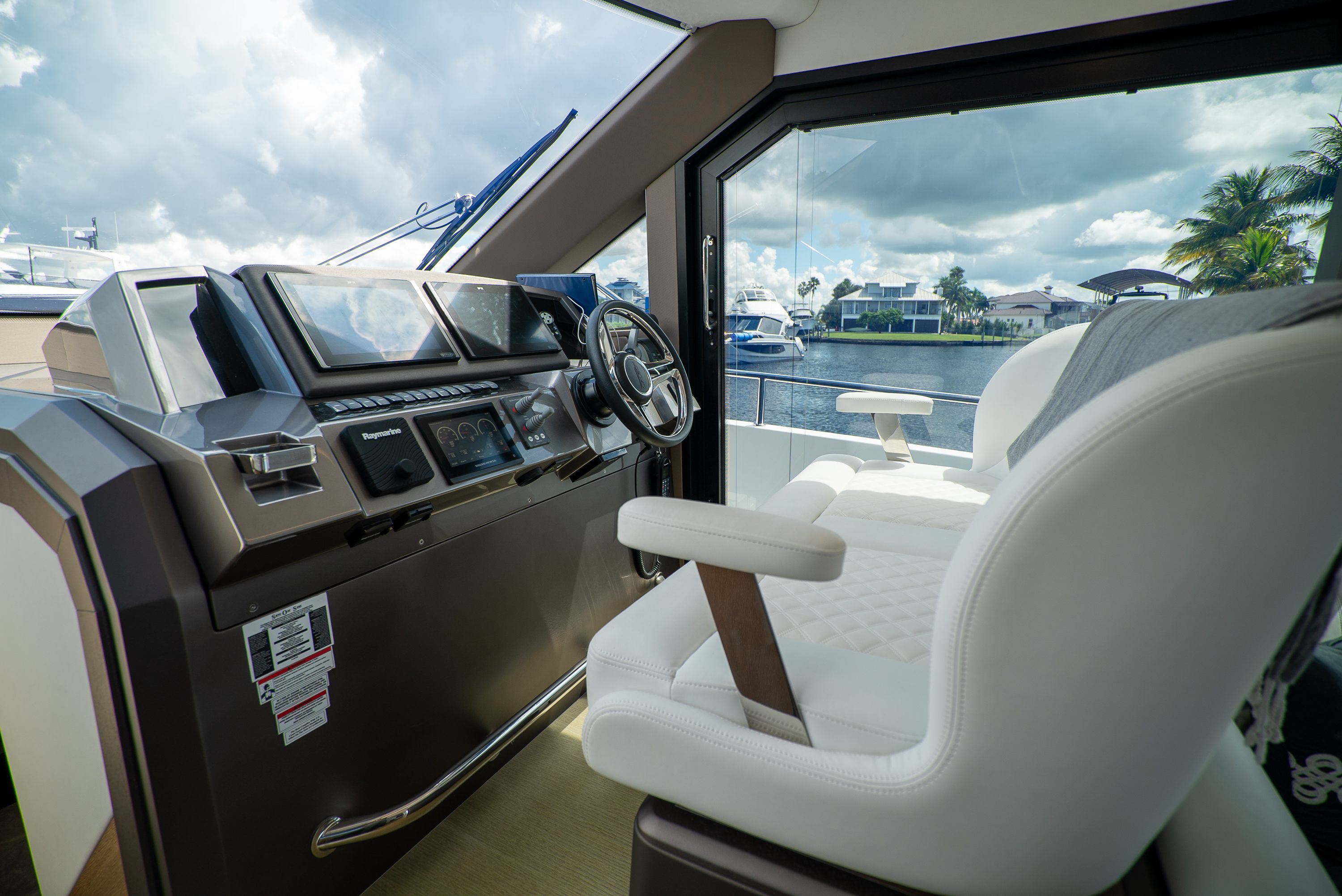 2022 Galeon 400 FLY Image Thumbnail #24