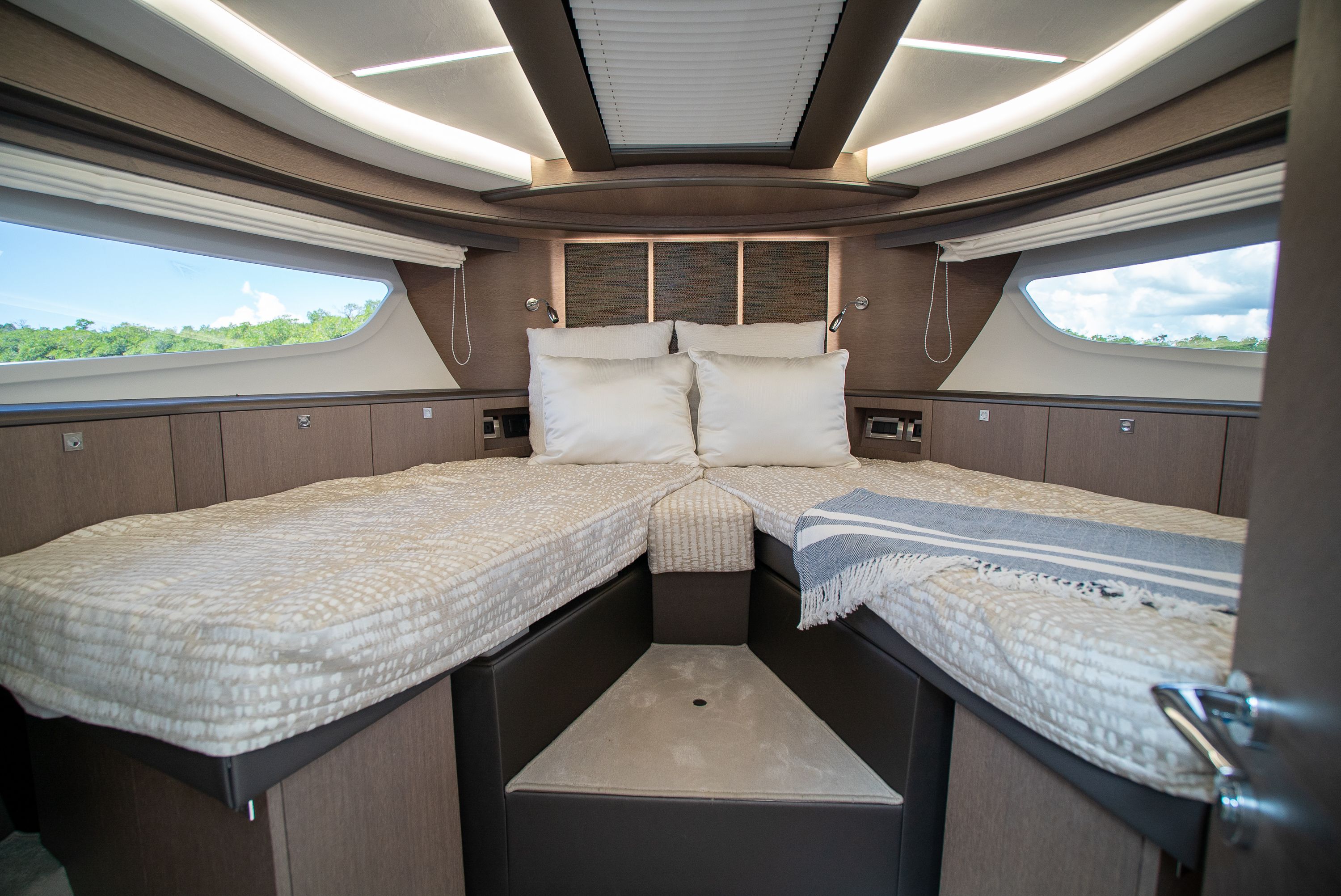 2022 Galeon 400 FLY Image Thumbnail #55