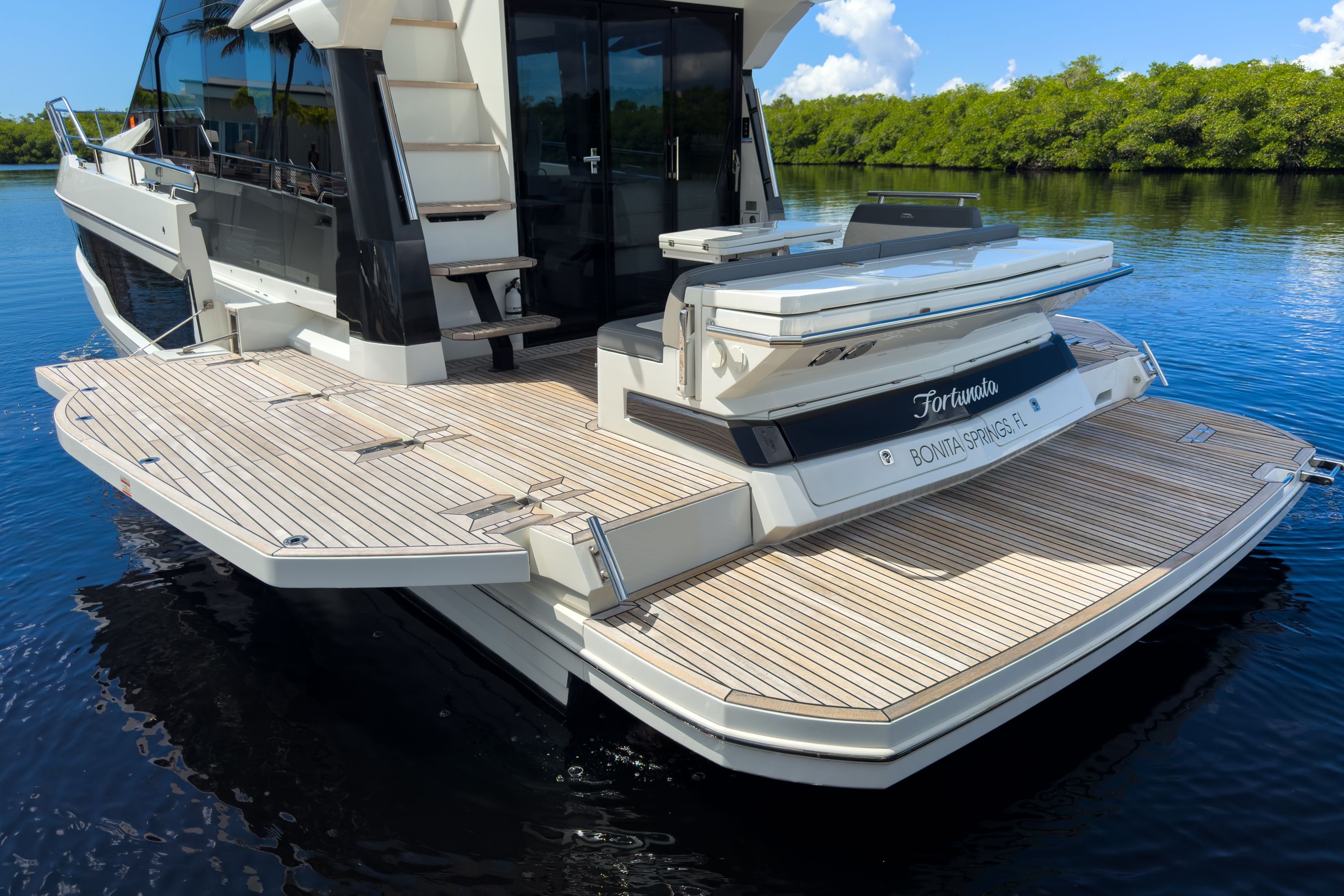 2022 Galeon 400 FLY Image Thumbnail #6