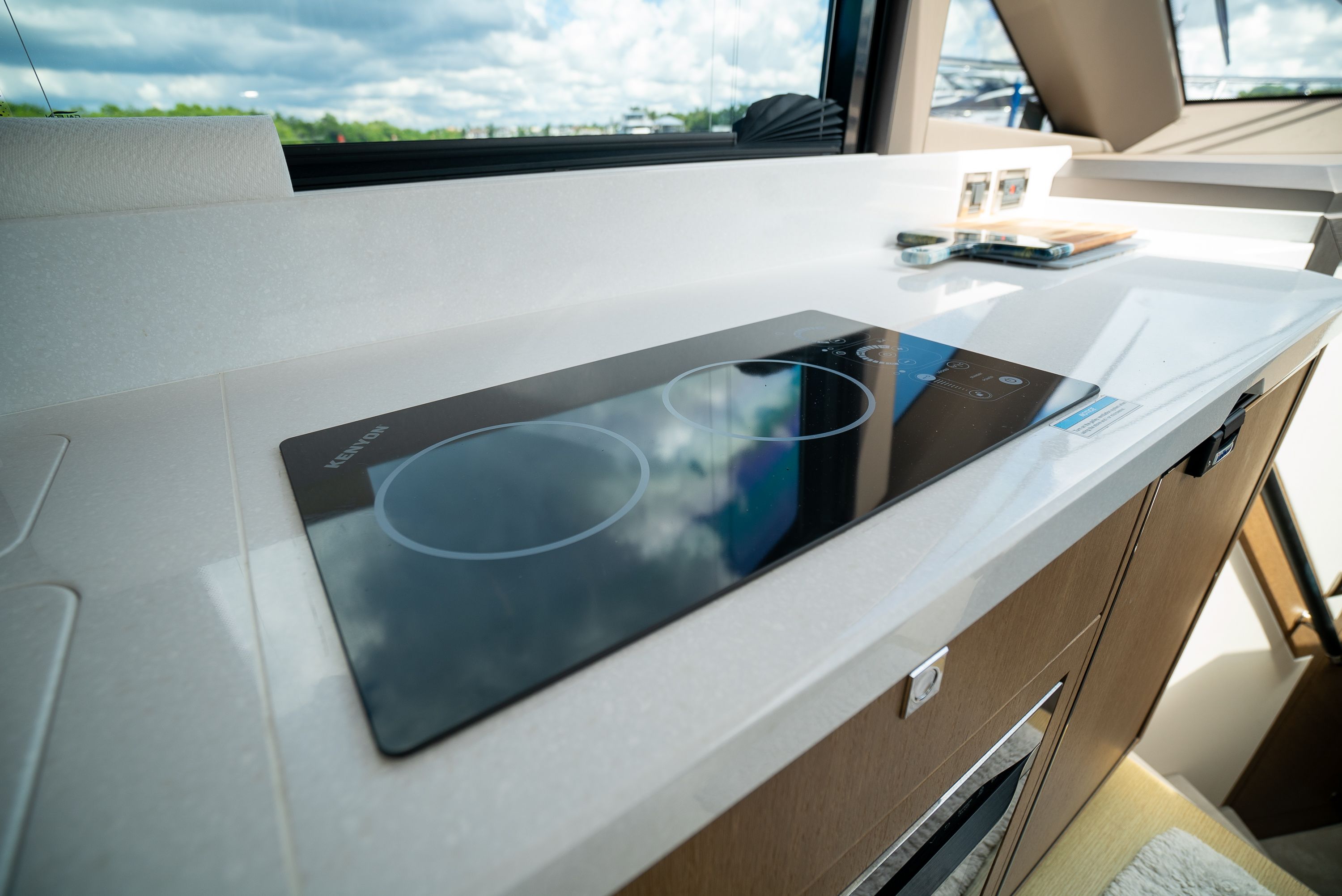 2022 Galeon 400 FLY Image Thumbnail #22