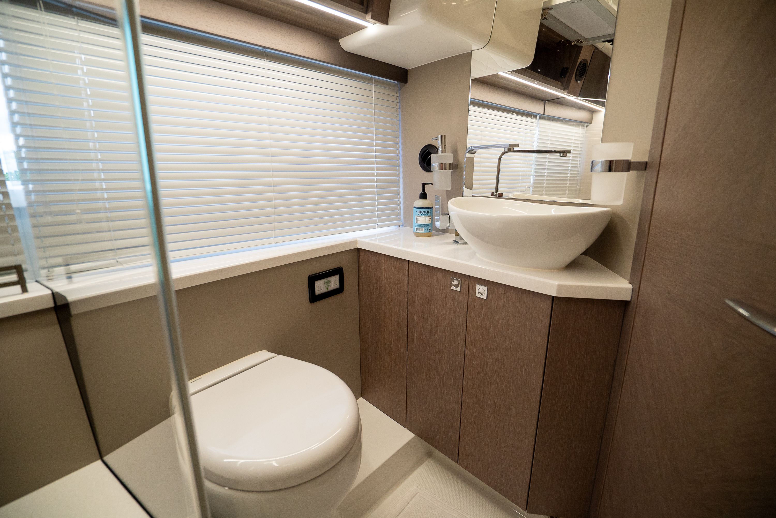 2022 Galeon 400 FLY Image Thumbnail #50