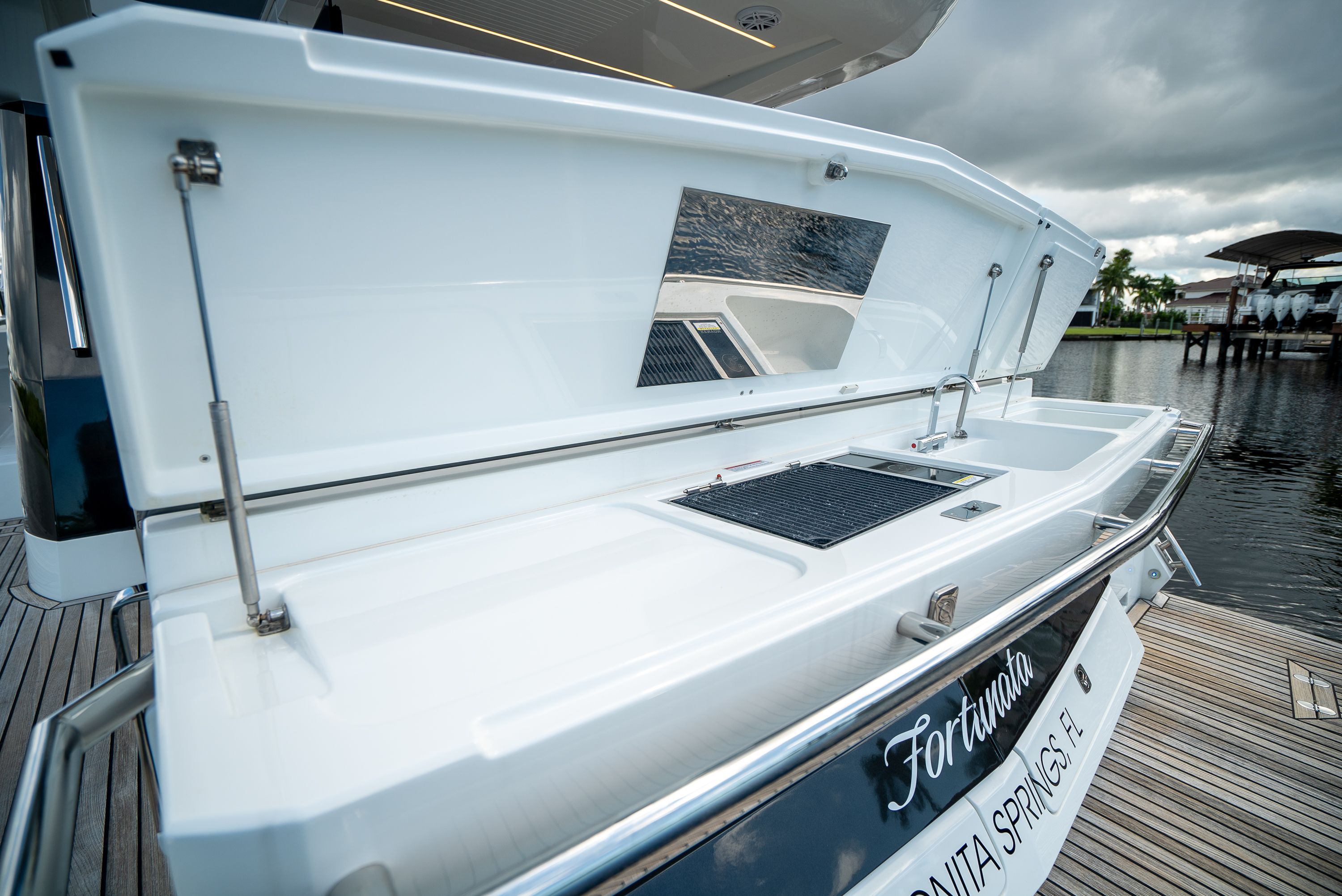 2022 Galeon 400 FLY Image Thumbnail #7