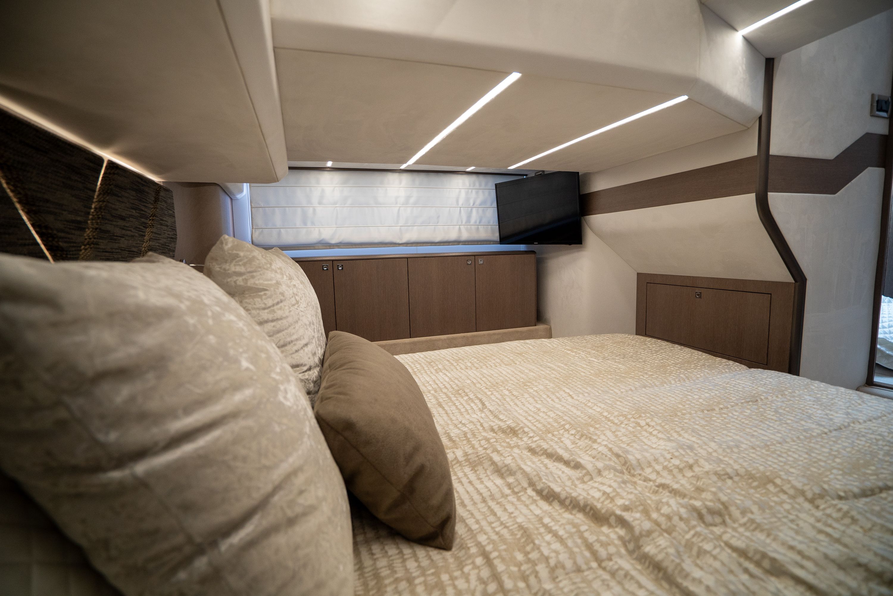 2022 Galeon 400 FLY Image Thumbnail #47