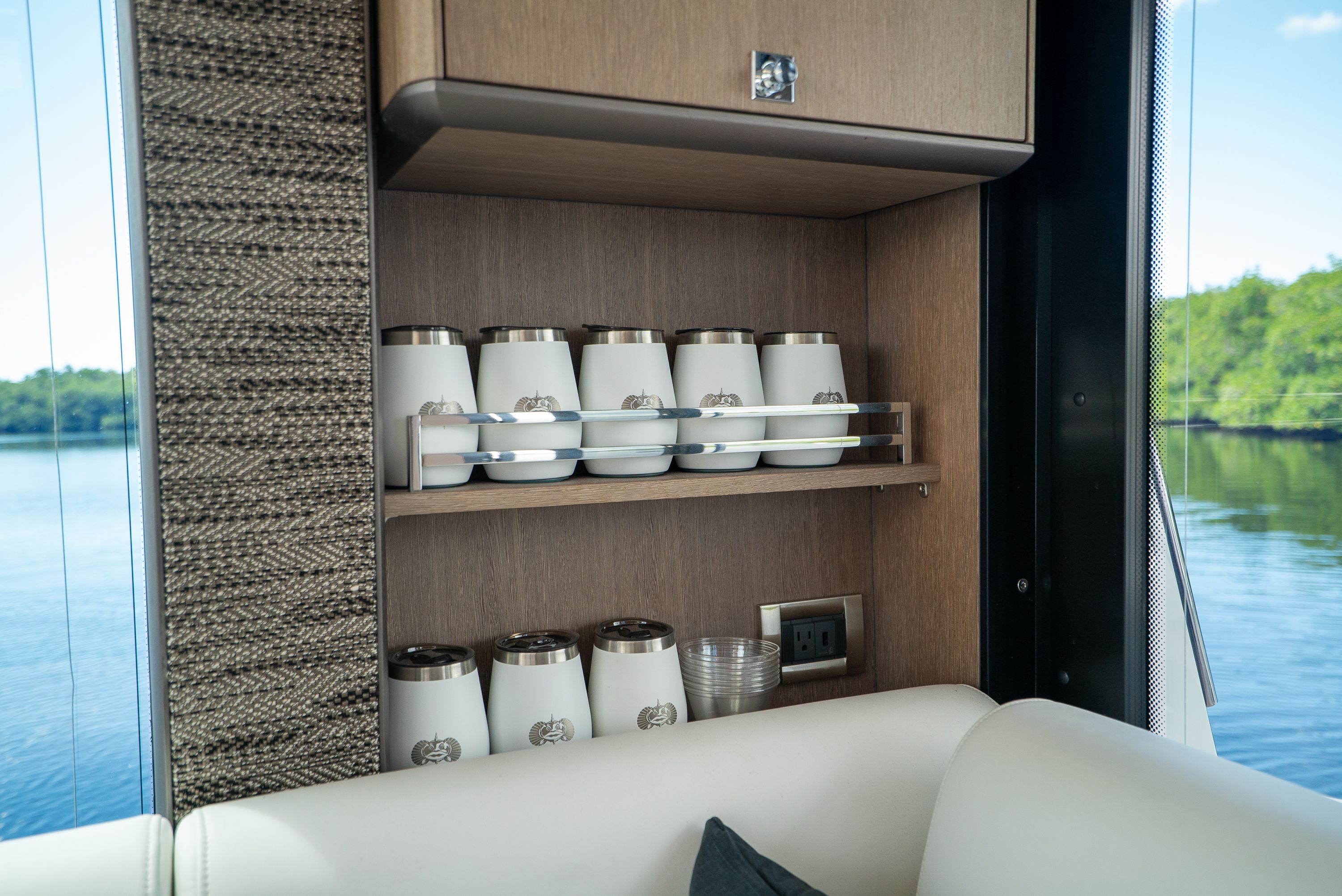 2022 Galeon 400 FLY Image Thumbnail #18