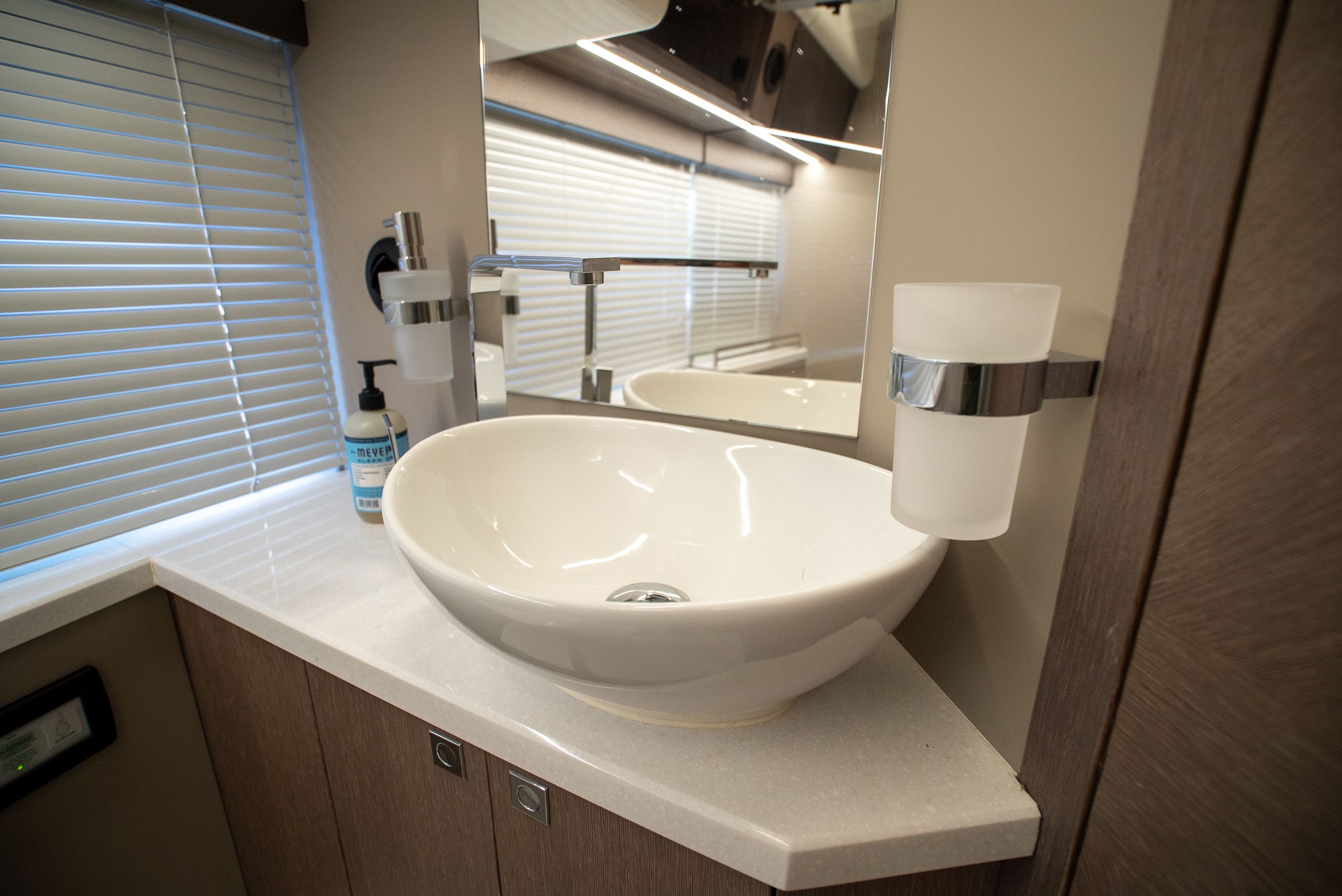 2022 Galeon 400 FLY Image Thumbnail #51