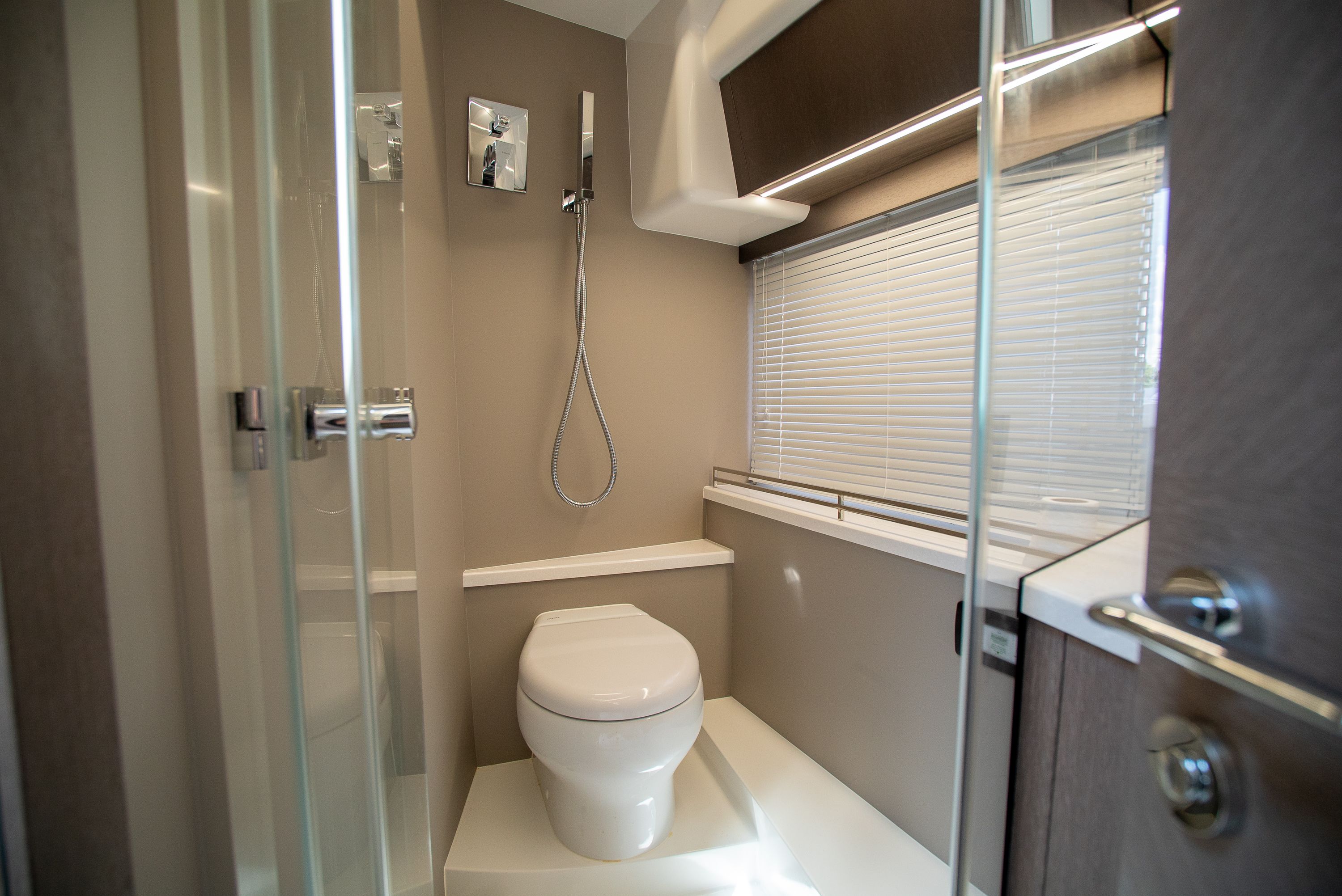 2022 Galeon 400 FLY Image Thumbnail #42