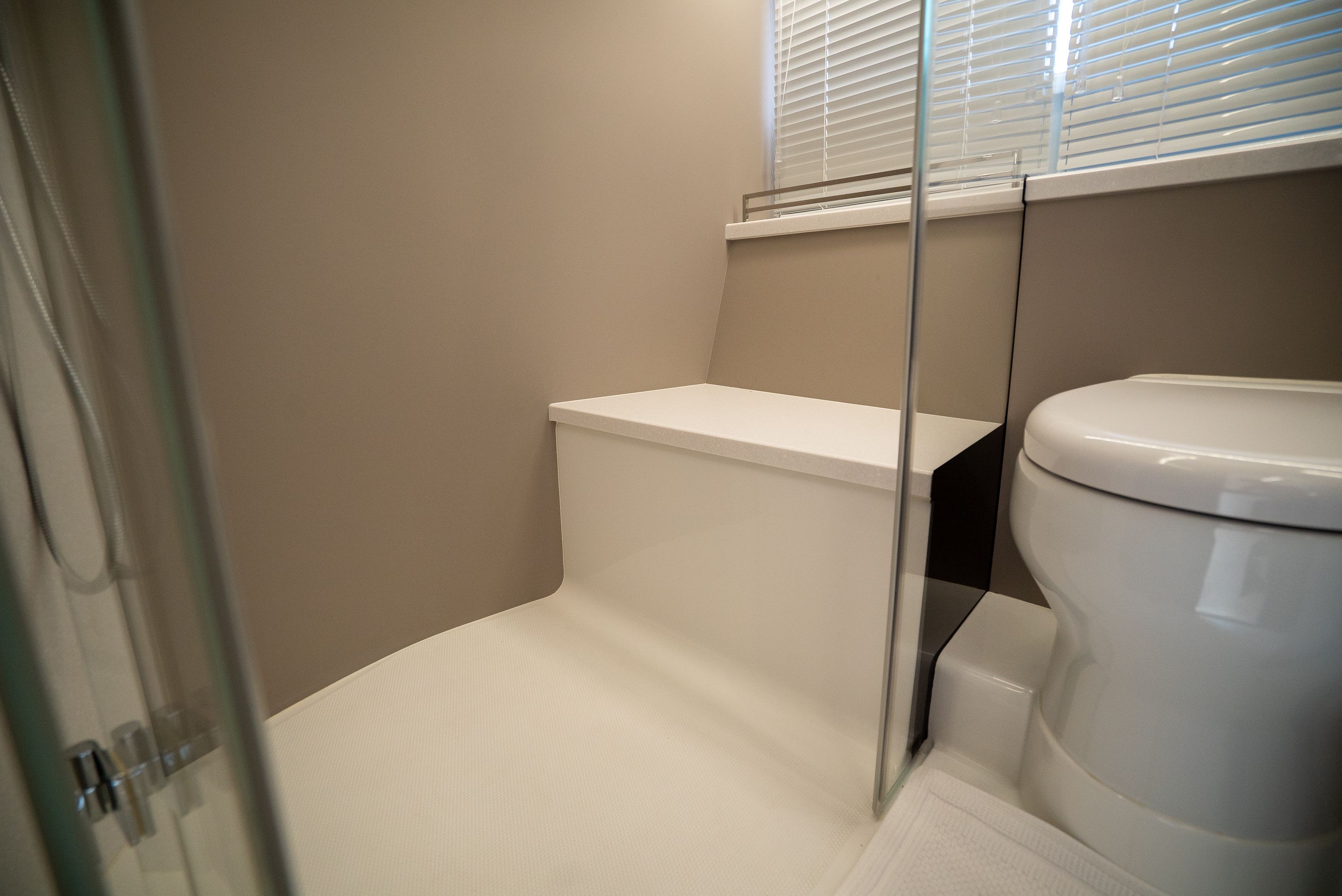 2022 Galeon 400 FLY Image Thumbnail #53