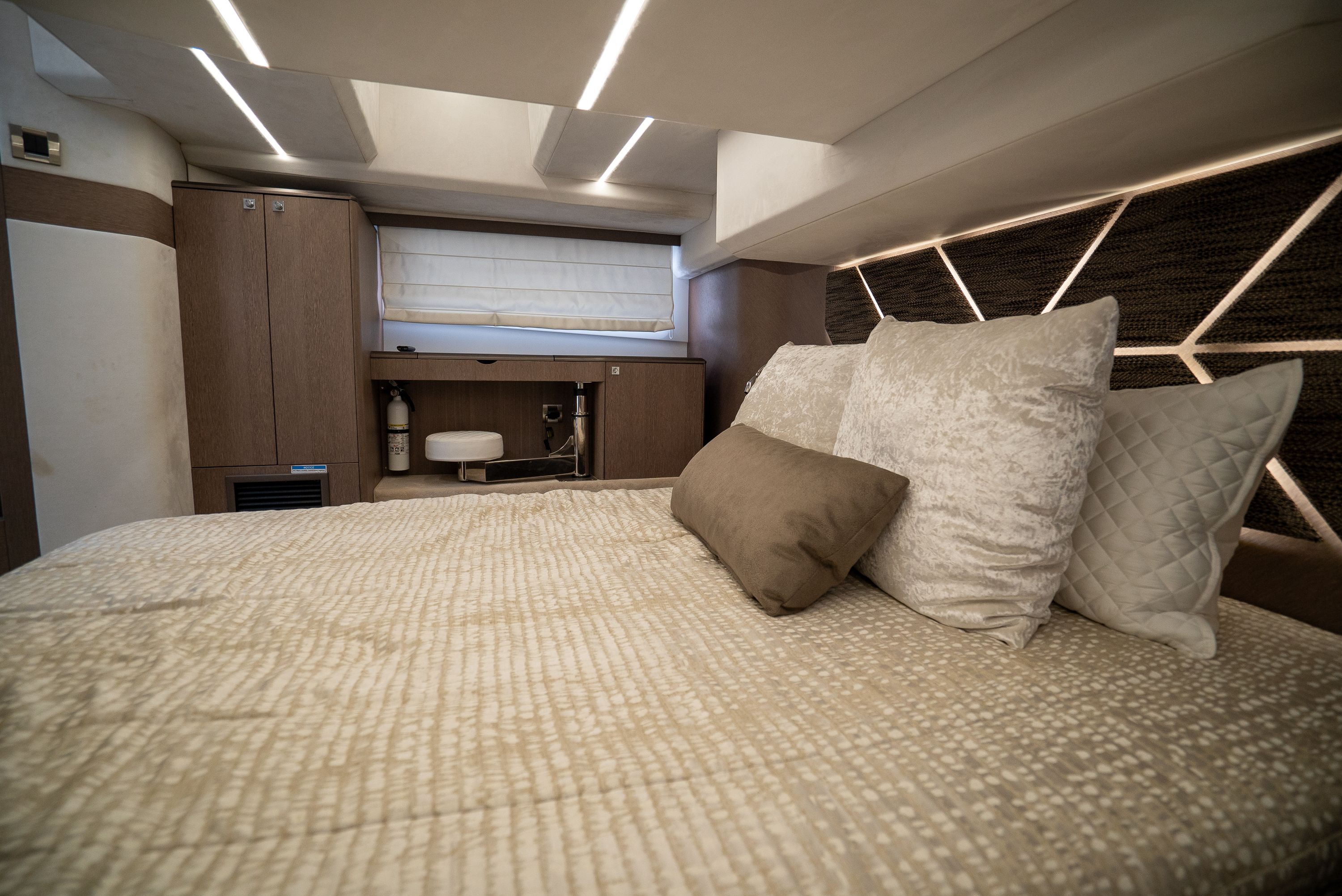 2022 Galeon 400 FLY Image Thumbnail #49