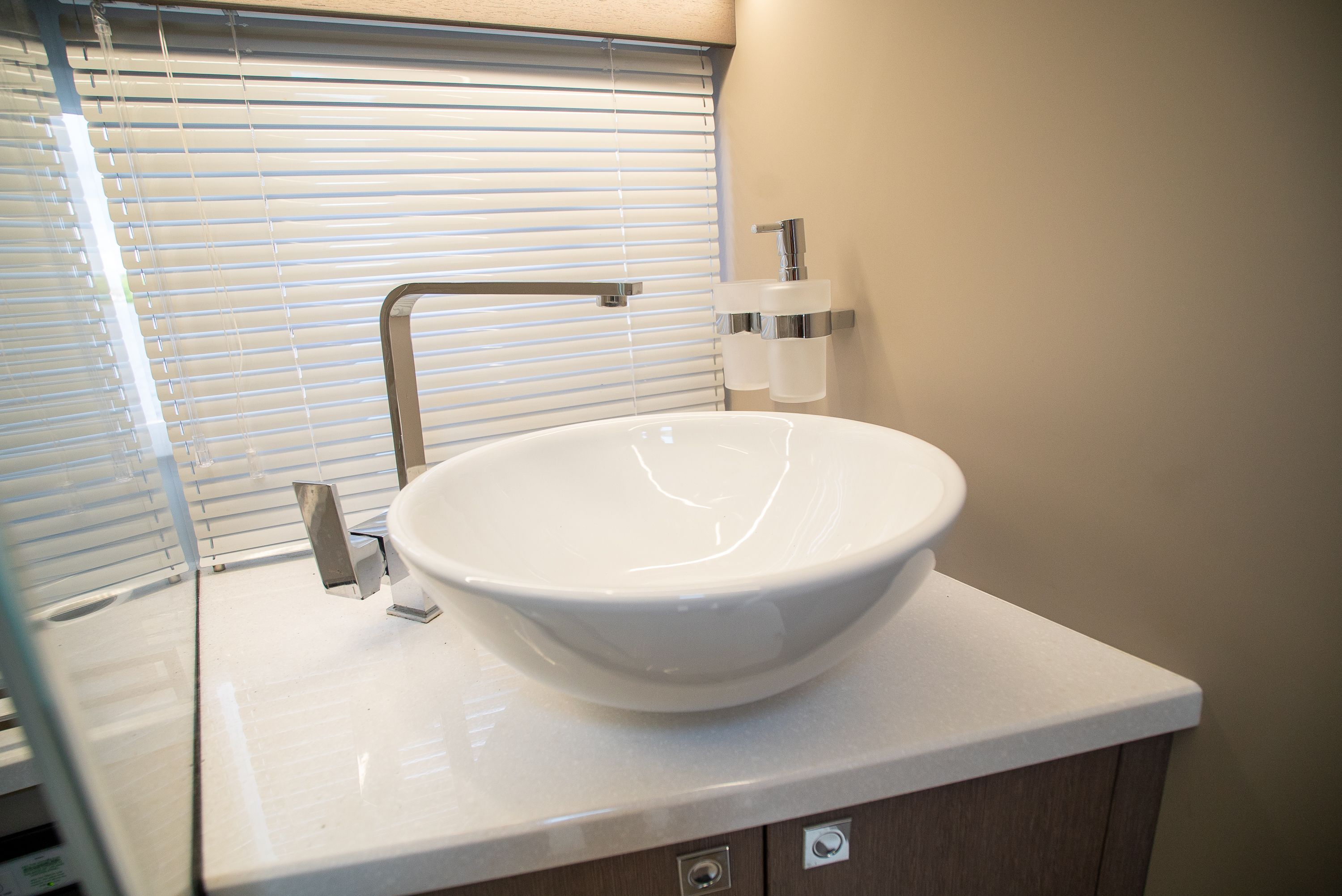 2022 Galeon 400 FLY Image Thumbnail #43