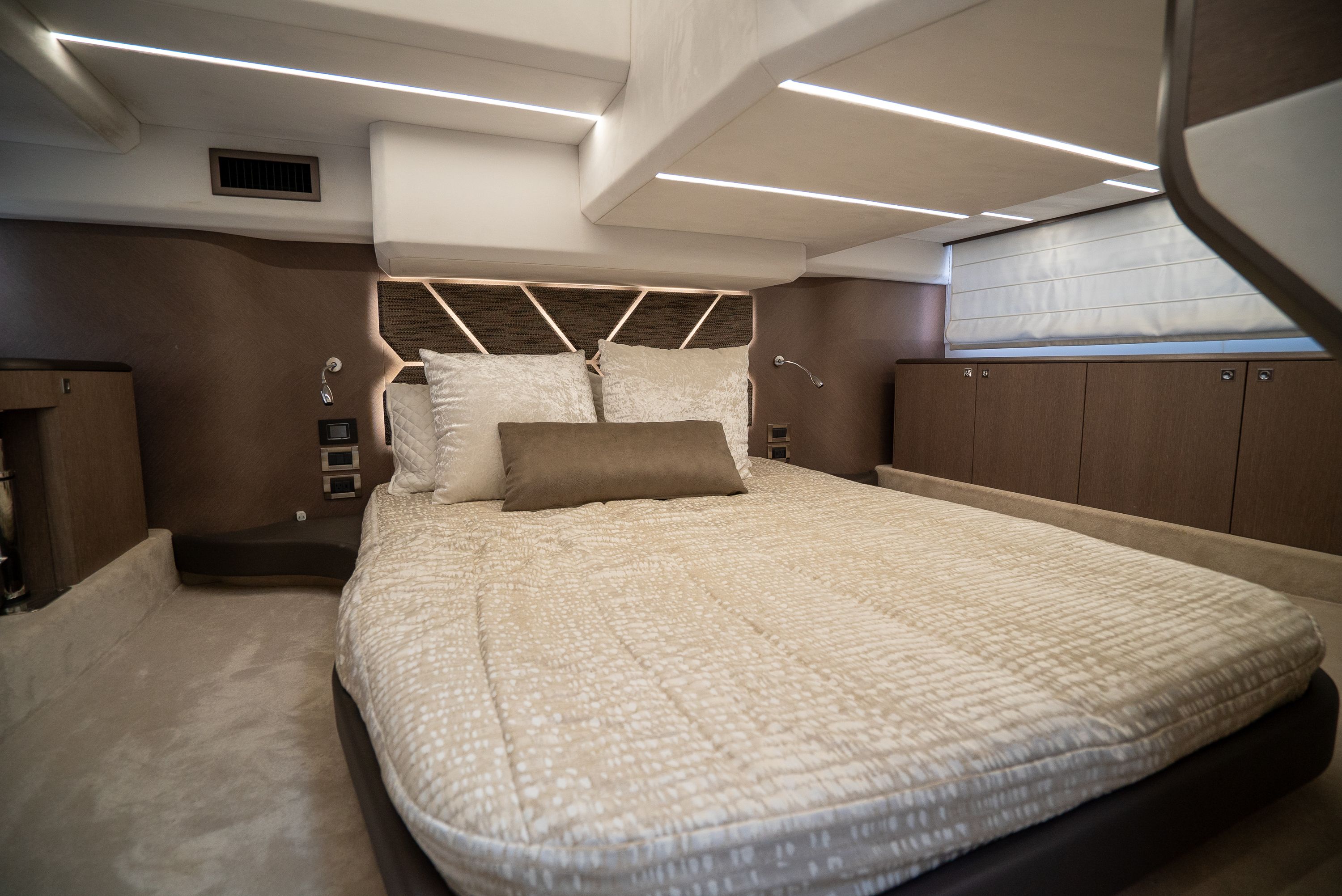 2022 Galeon 400 FLY Image Thumbnail #45