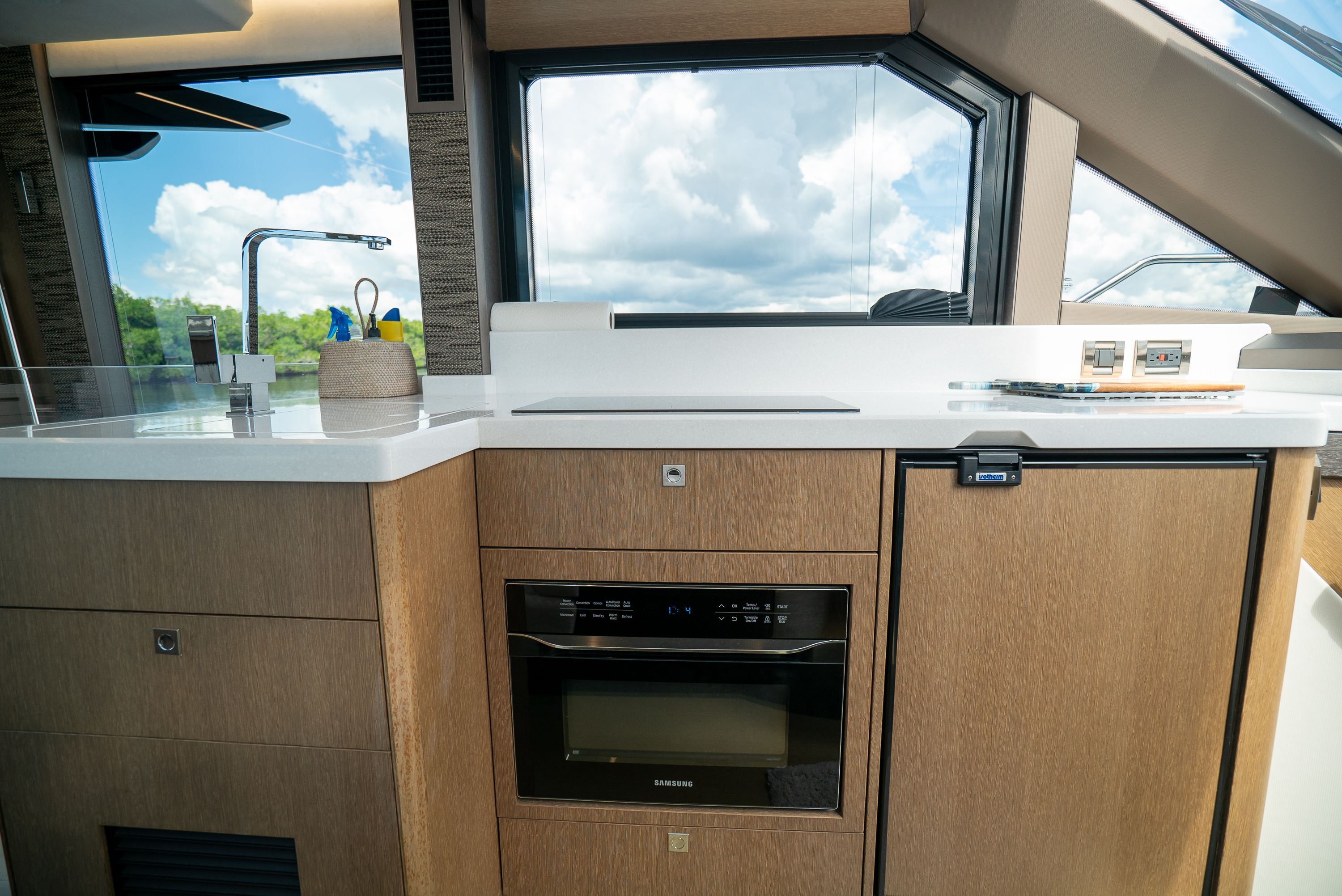 2022 Galeon 400 FLY Image Thumbnail #20