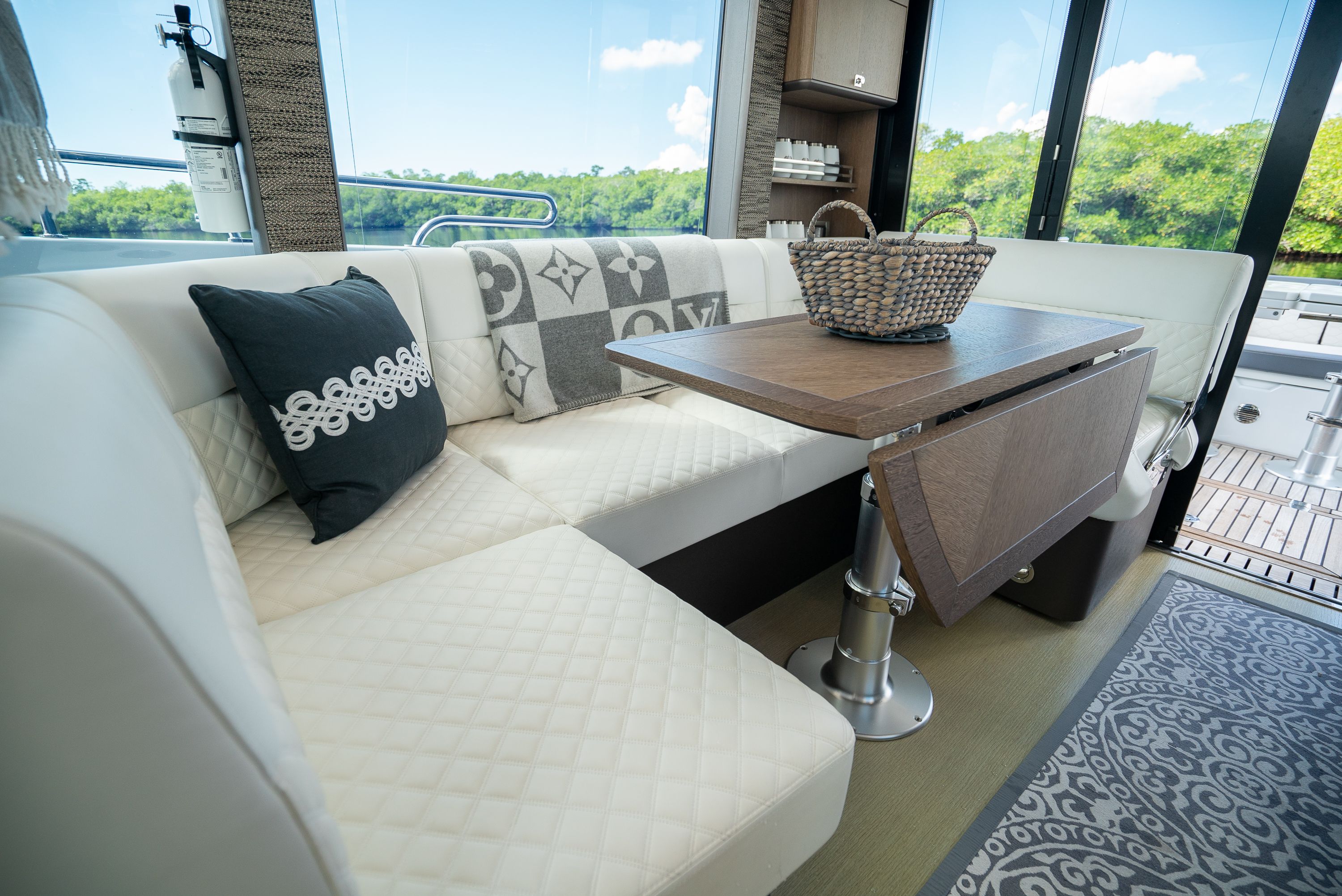 2022 Galeon 400 FLY Image Thumbnail #16