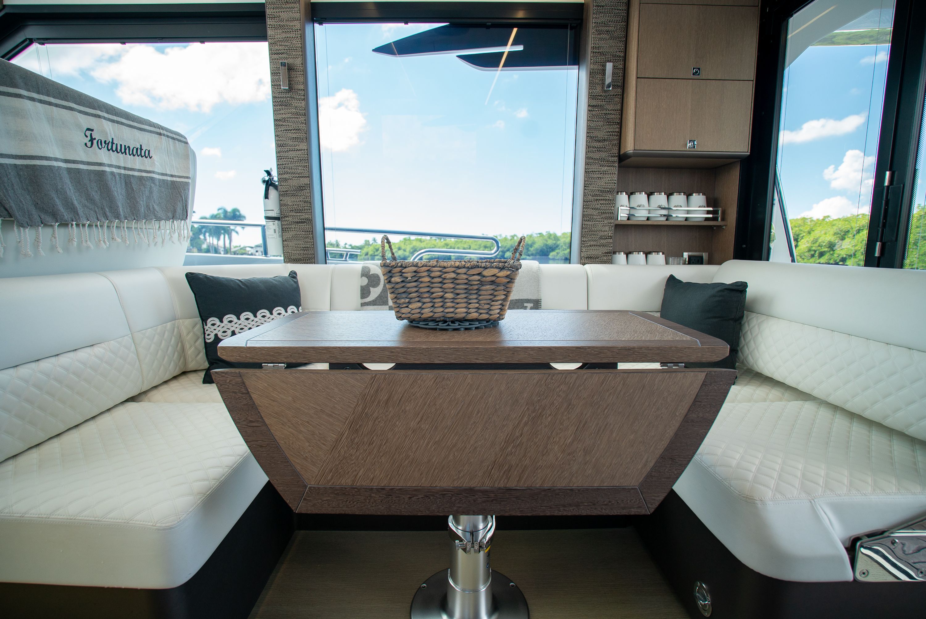 2022 Galeon 400 FLY Image Thumbnail #15