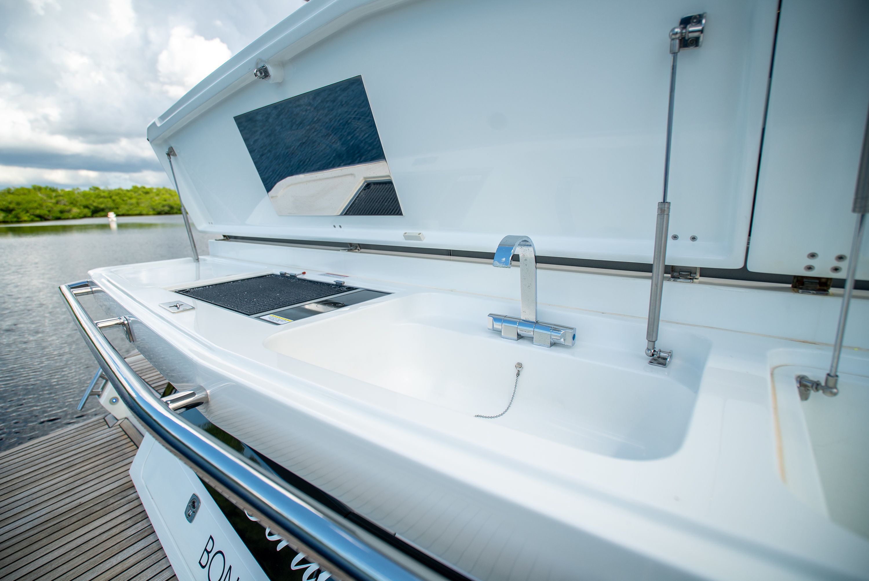 2022 Galeon 400 FLY Image Thumbnail #8