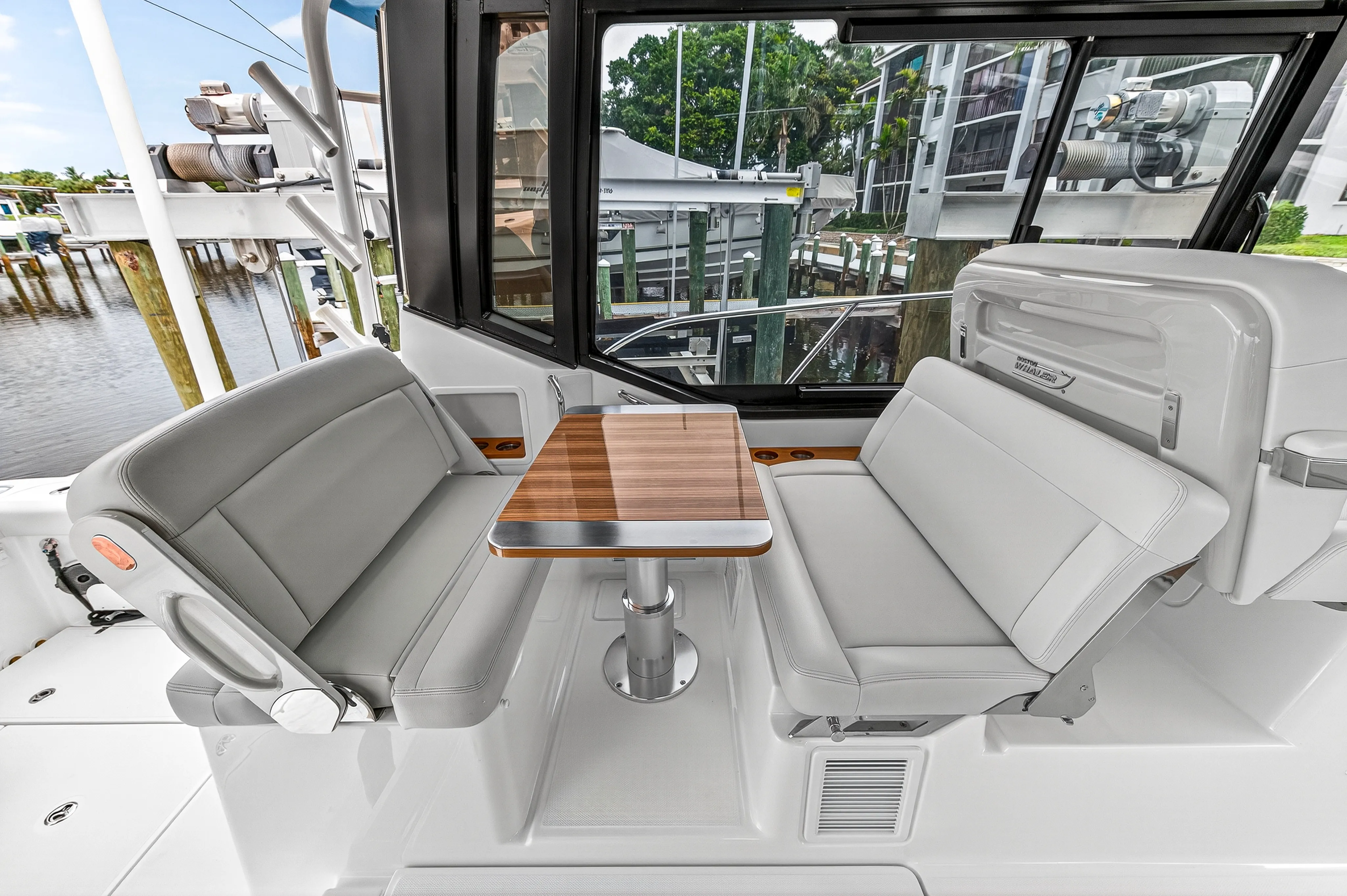 2024 Boston Whaler 405 CONQUEST Image Thumbnail #37