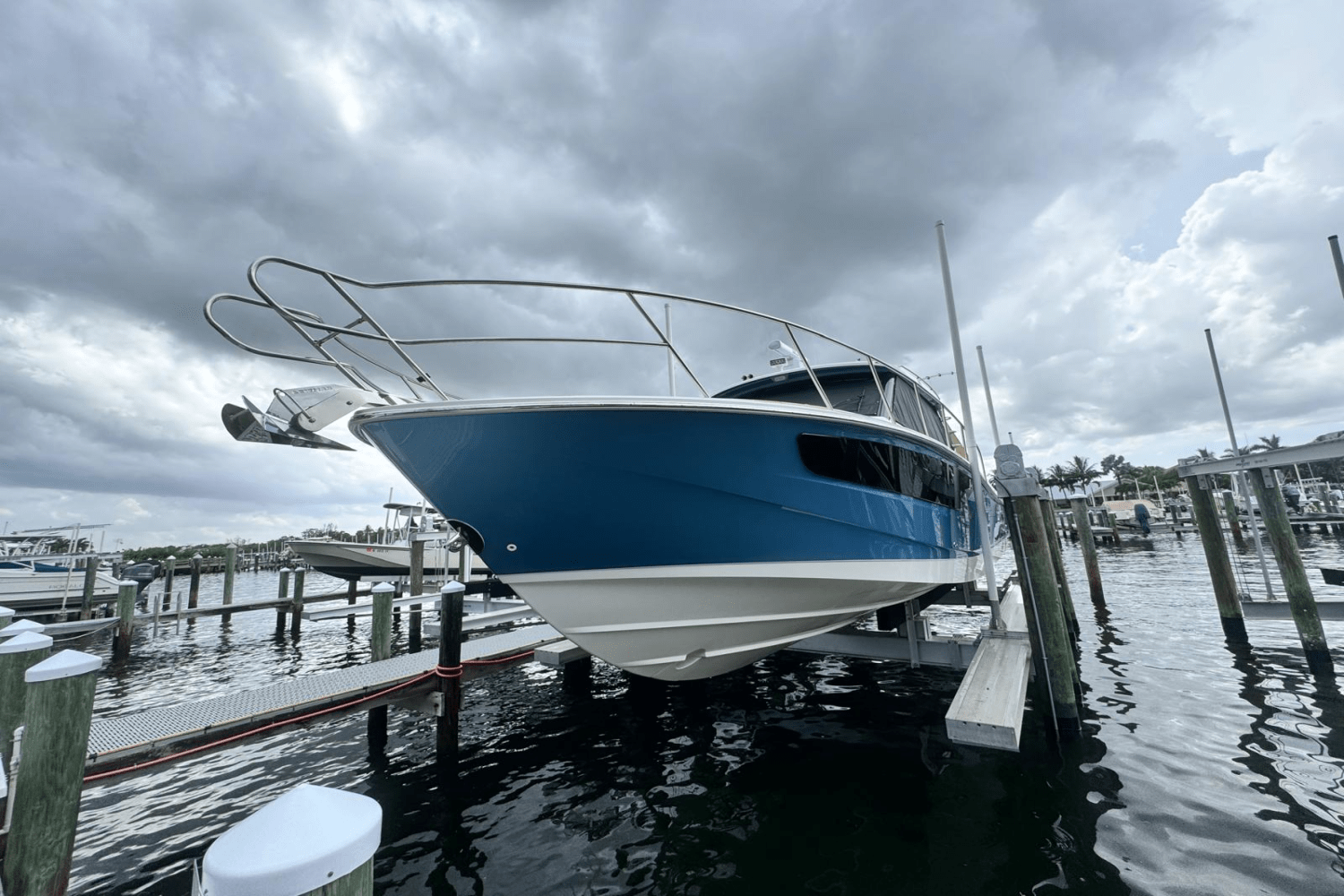 2024 Boston Whaler 405 CONQUEST Image Thumbnail #4