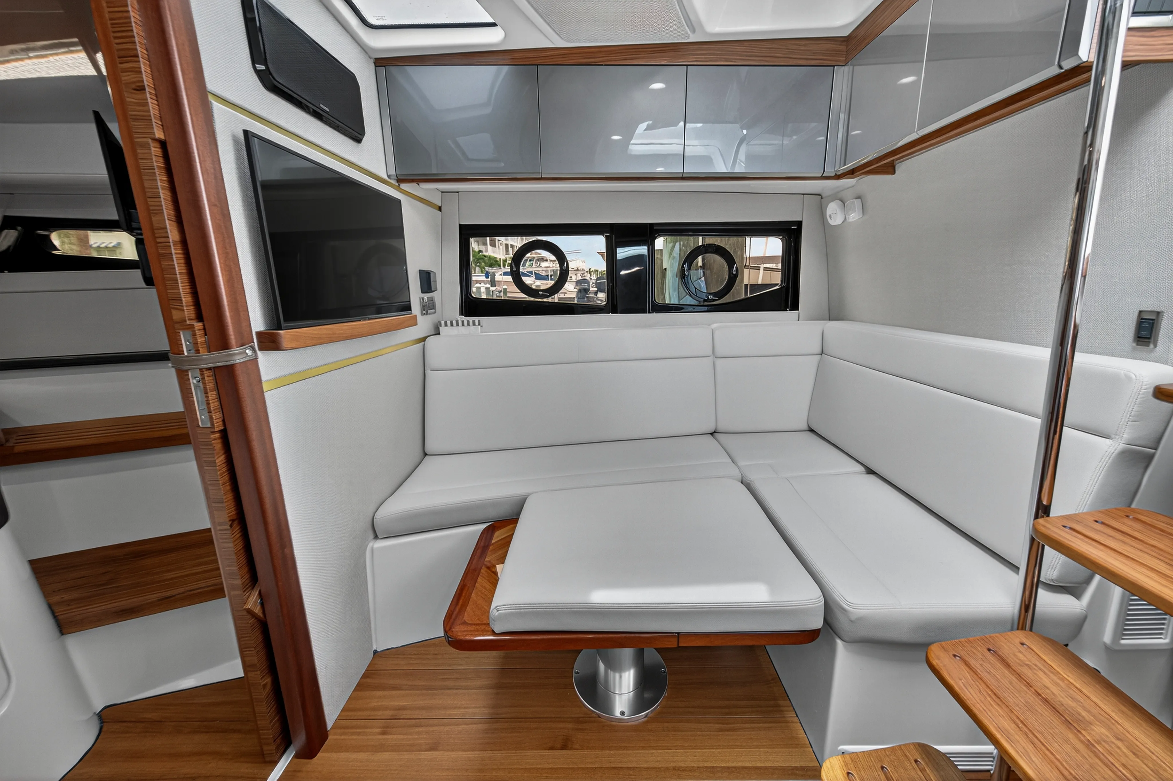 2024 Boston Whaler 405 CONQUEST Image Thumbnail #61