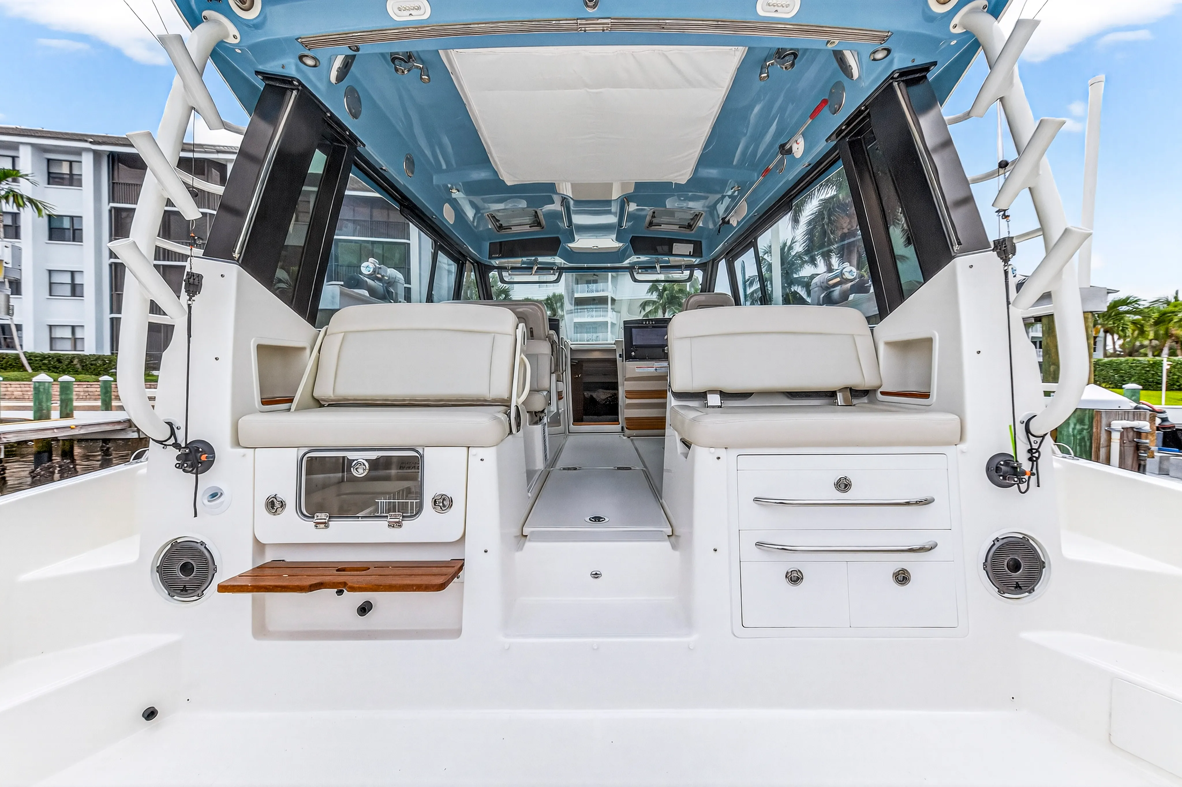 2024 Boston Whaler 405 CONQUEST Image Thumbnail #24