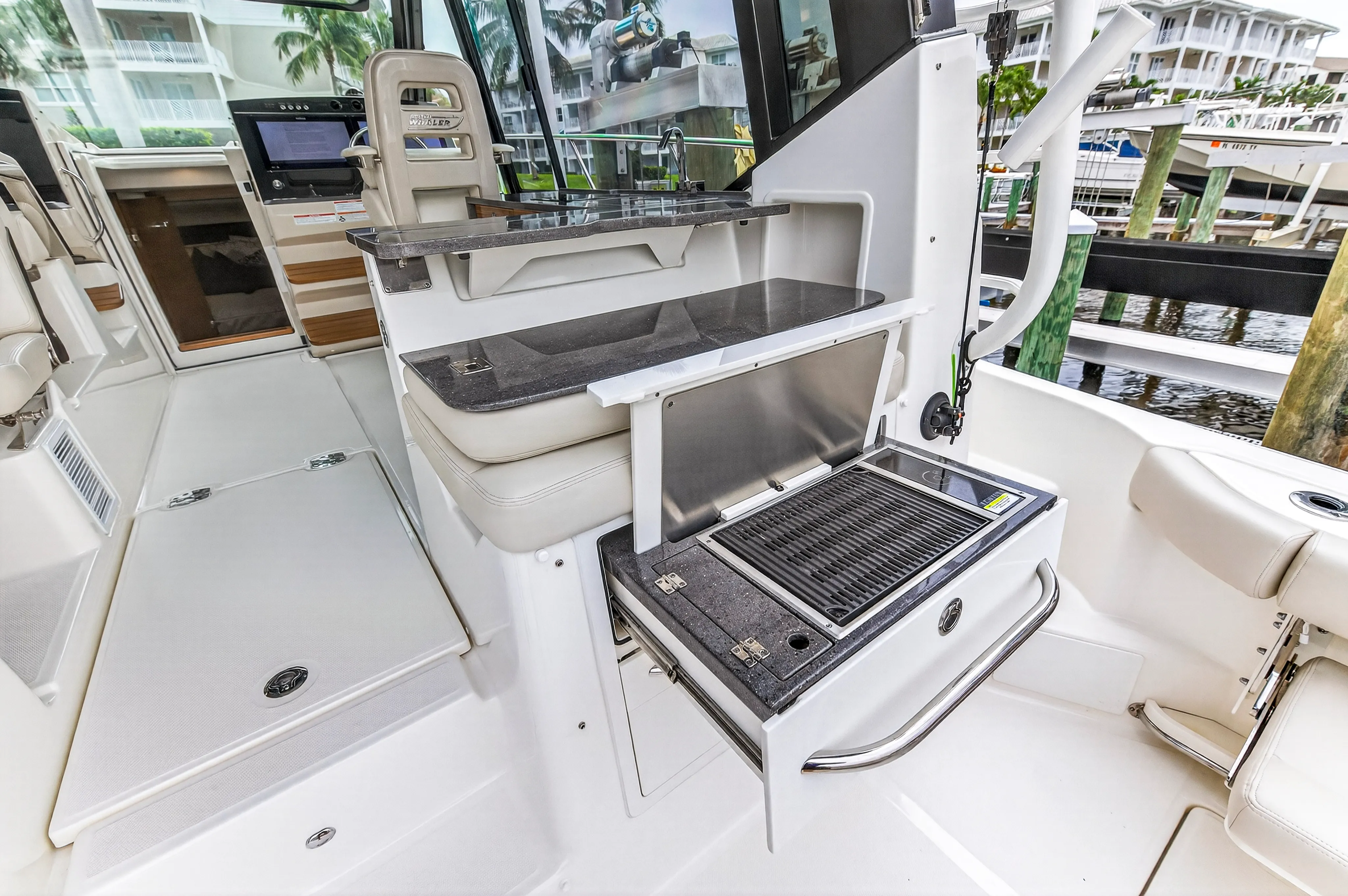 2024 Boston Whaler 405 CONQUEST Image Thumbnail #29