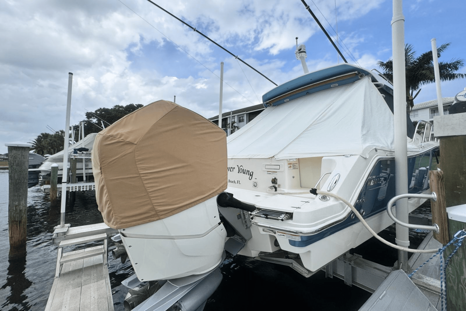 2024 Boston Whaler 405 CONQUEST Image Thumbnail #8