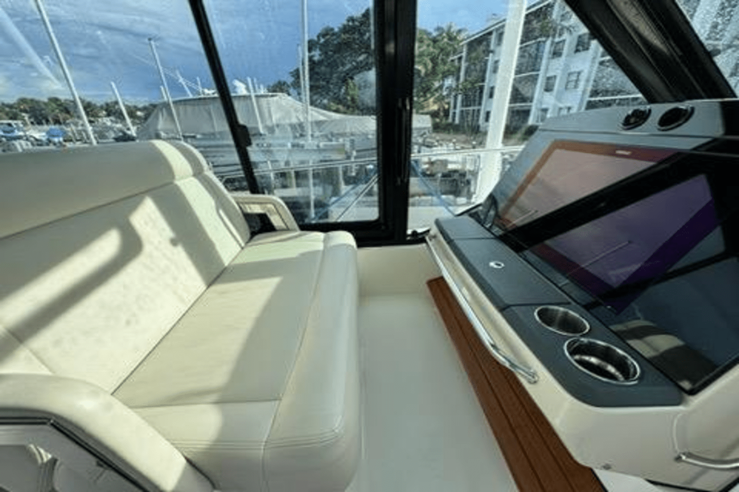 2024 Boston Whaler 405 CONQUEST Image Thumbnail #19