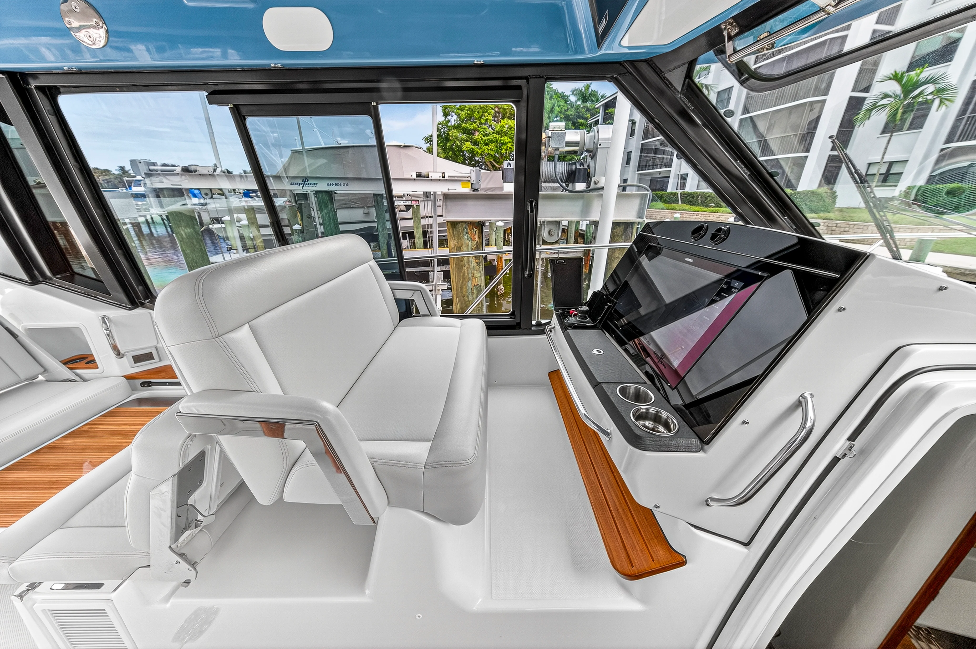 2024 Boston Whaler 405 CONQUEST Image Thumbnail #47