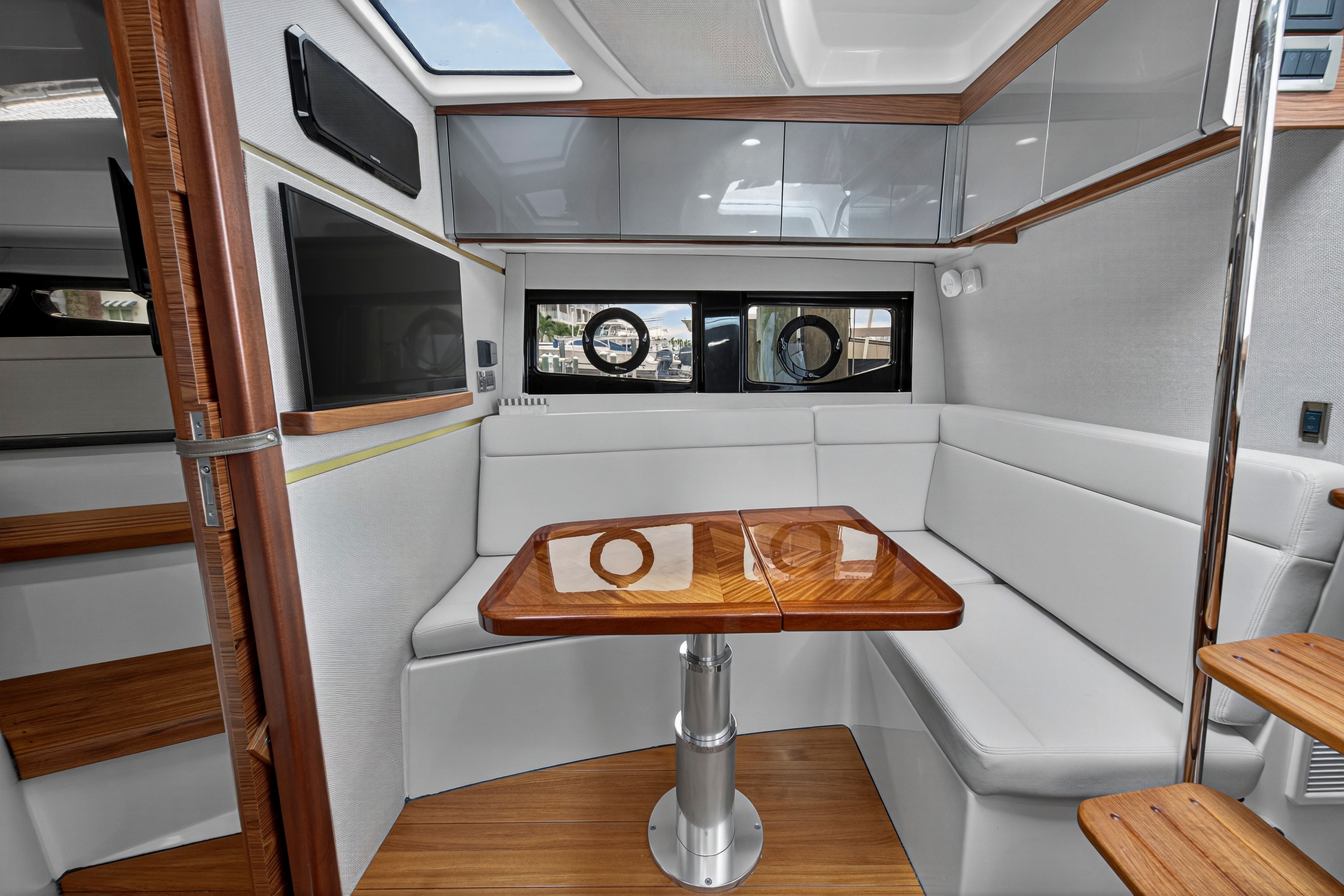 2024 Boston Whaler 405 CONQUEST Image Thumbnail #60