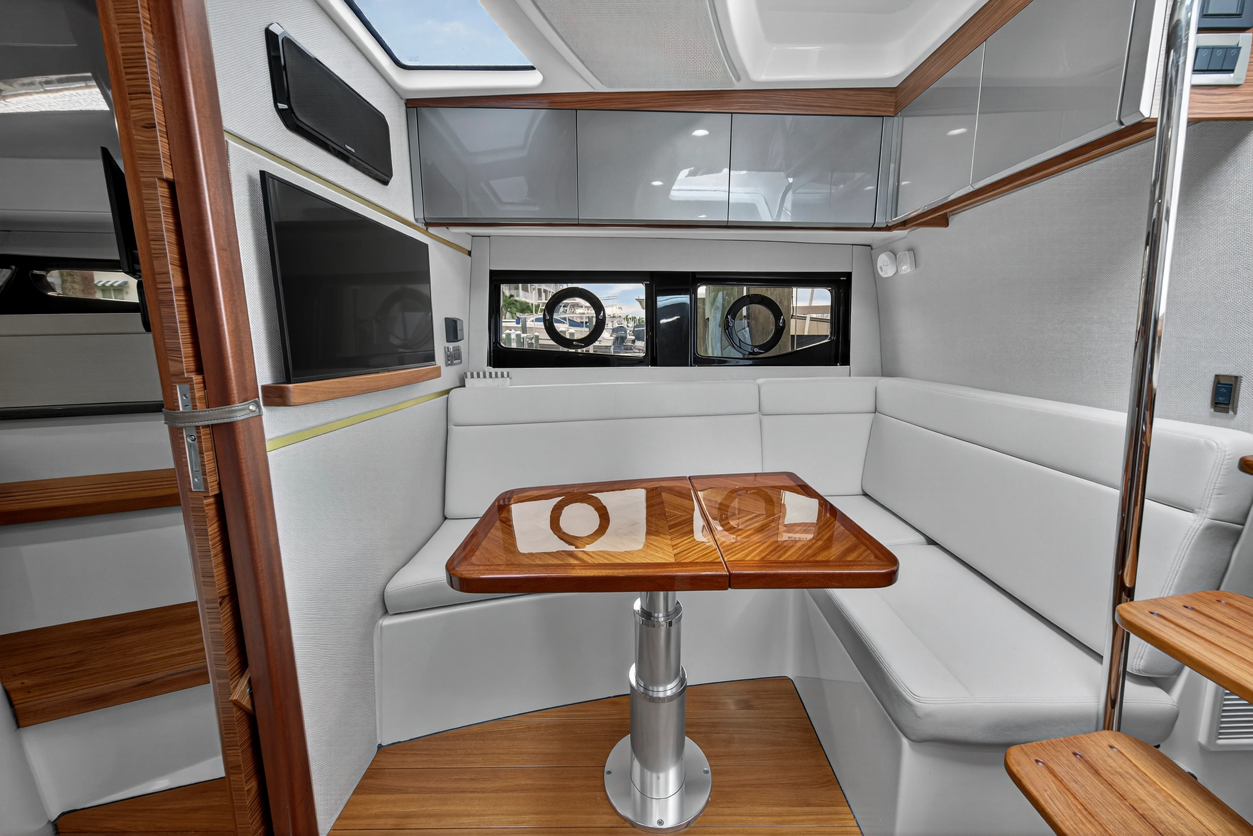 2024 Boston Whaler 405 CONQUEST Image Thumbnail #60