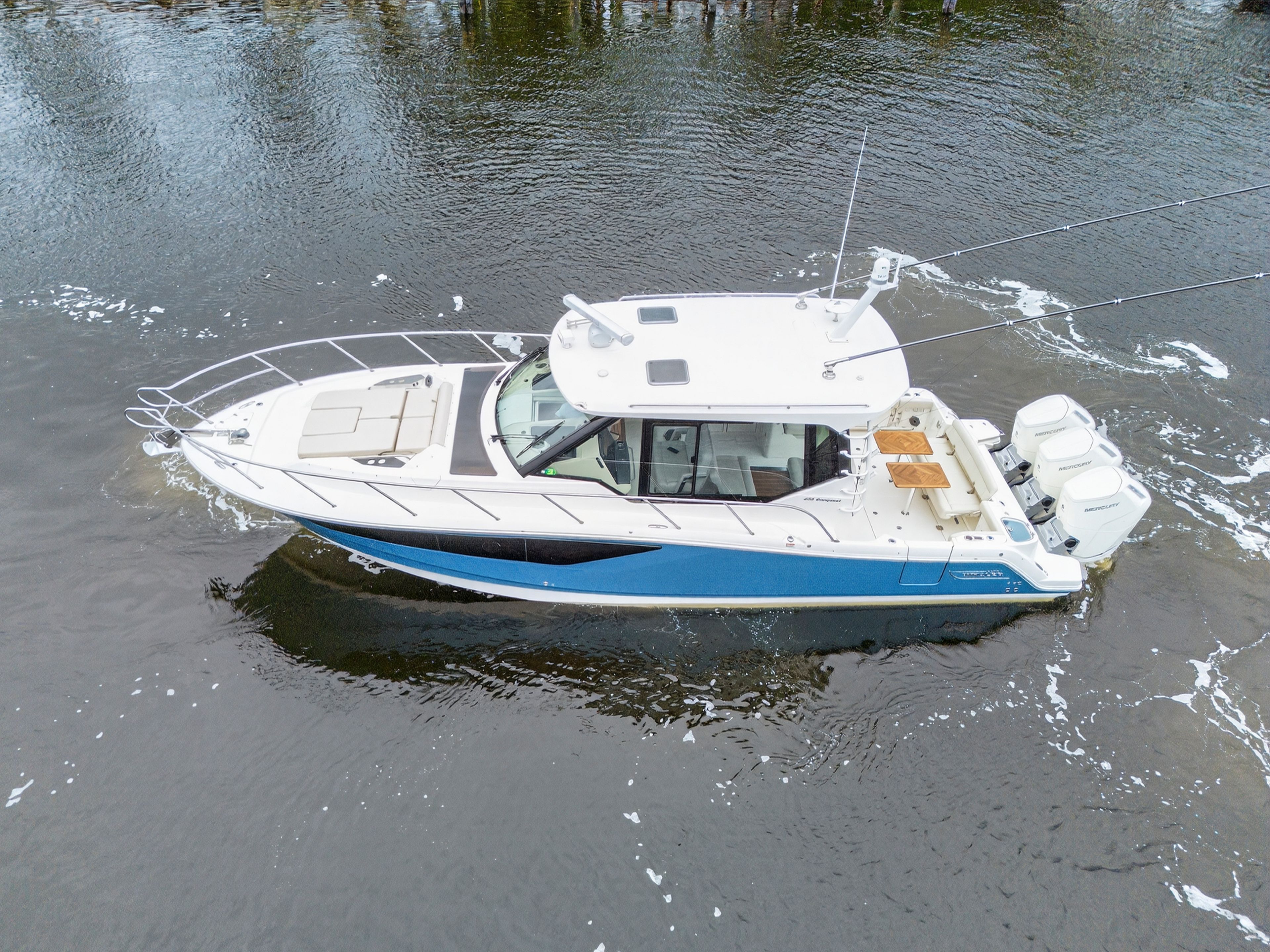 2024 Boston Whaler 405 CONQUEST Image Thumbnail #10