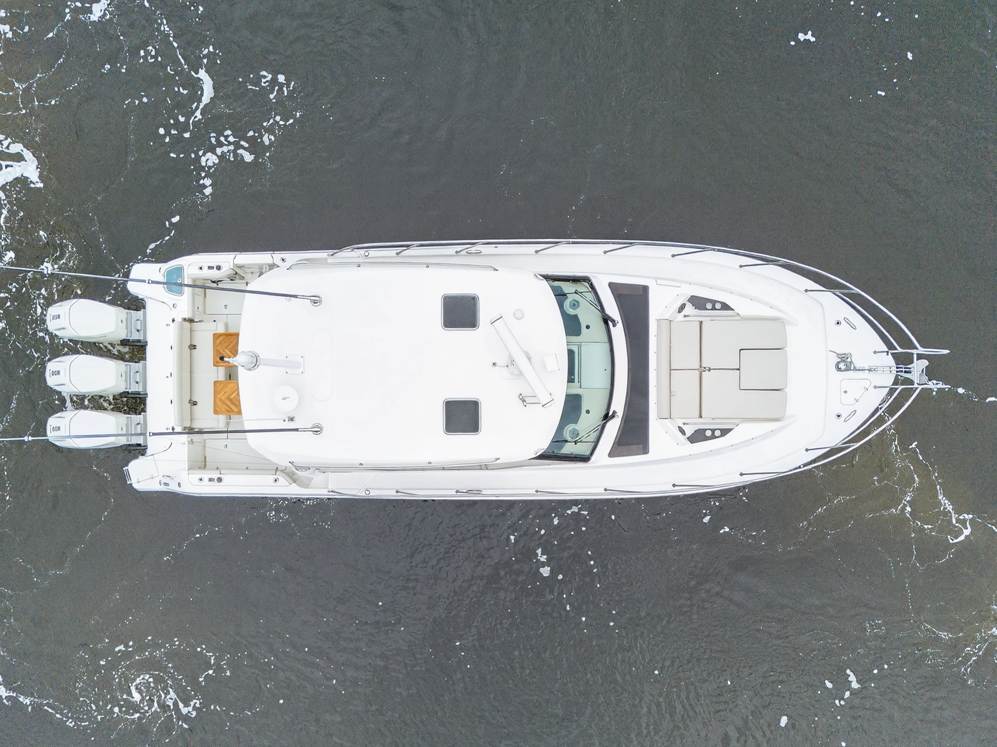 2024 Boston Whaler 405 CONQUEST Image Thumbnail #16