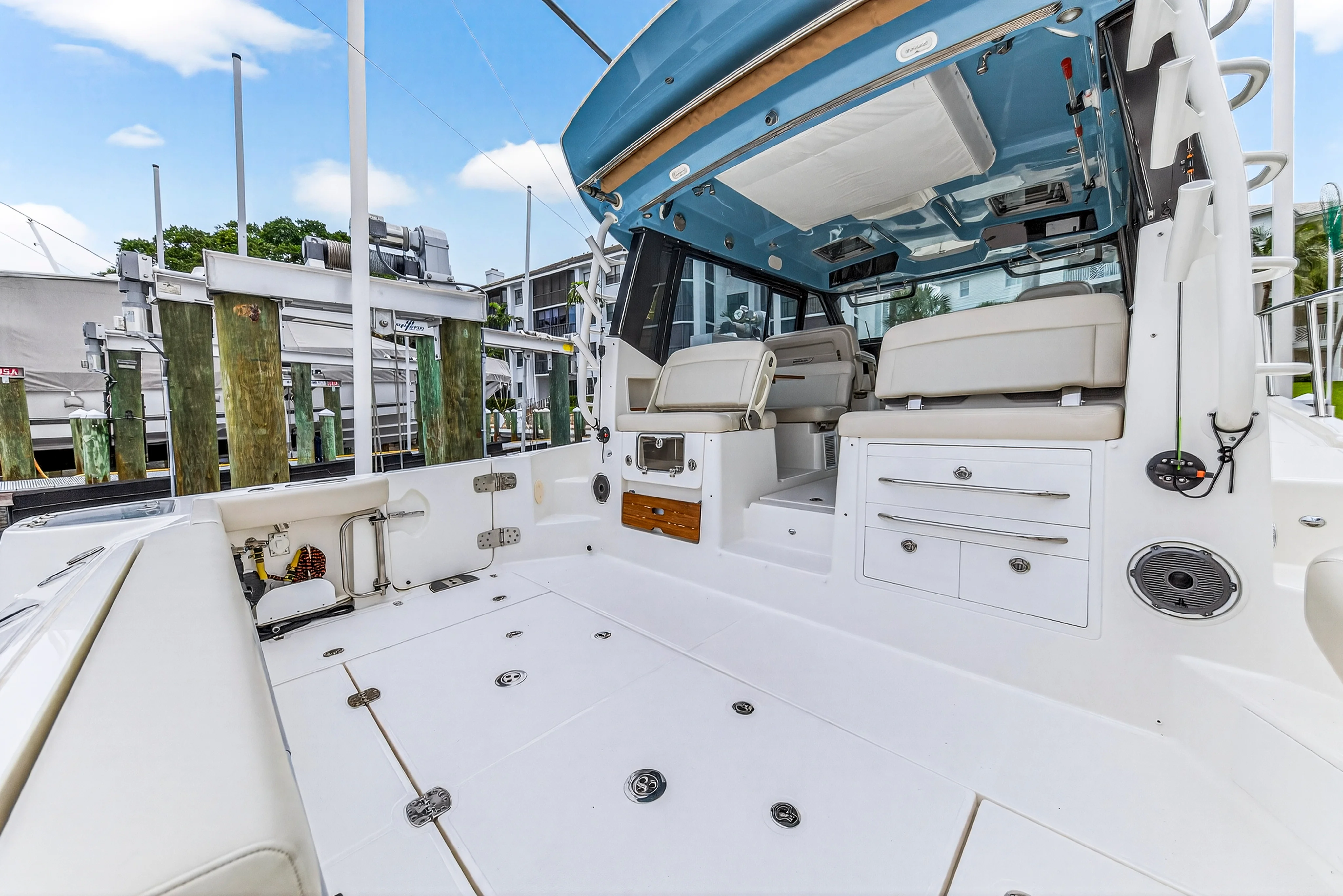 2024 Boston Whaler 405 CONQUEST Image Thumbnail #19